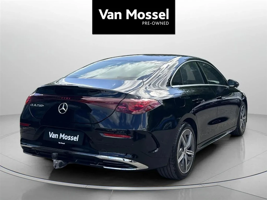 Mercedes-Benz-CLA-image-4
