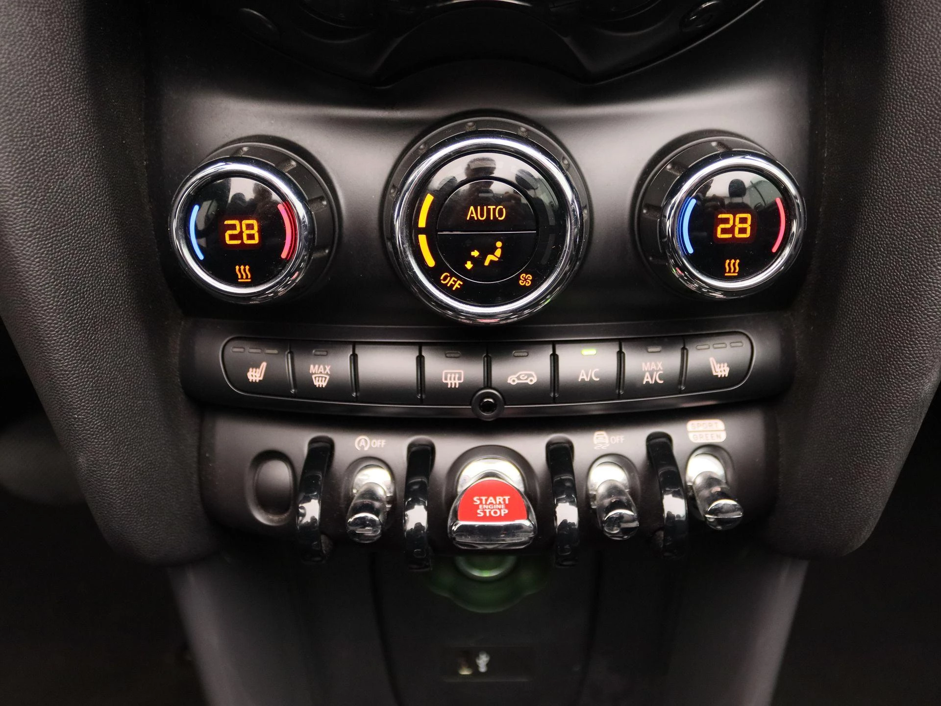 MINI-Cooper Cabrio-image-10