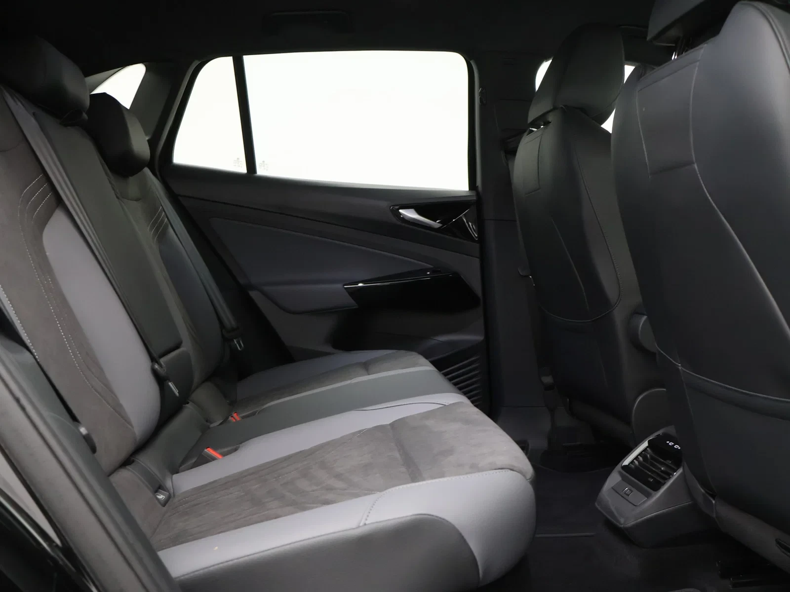 Volkswagen ID.4 ID.4 Pure Limited Edition 52 kWh 170PK *AUTOMAAT*LEDER*ALCANTARA*ACC*CAMERA*PDC*NAVI*APP-CONNECT*...*