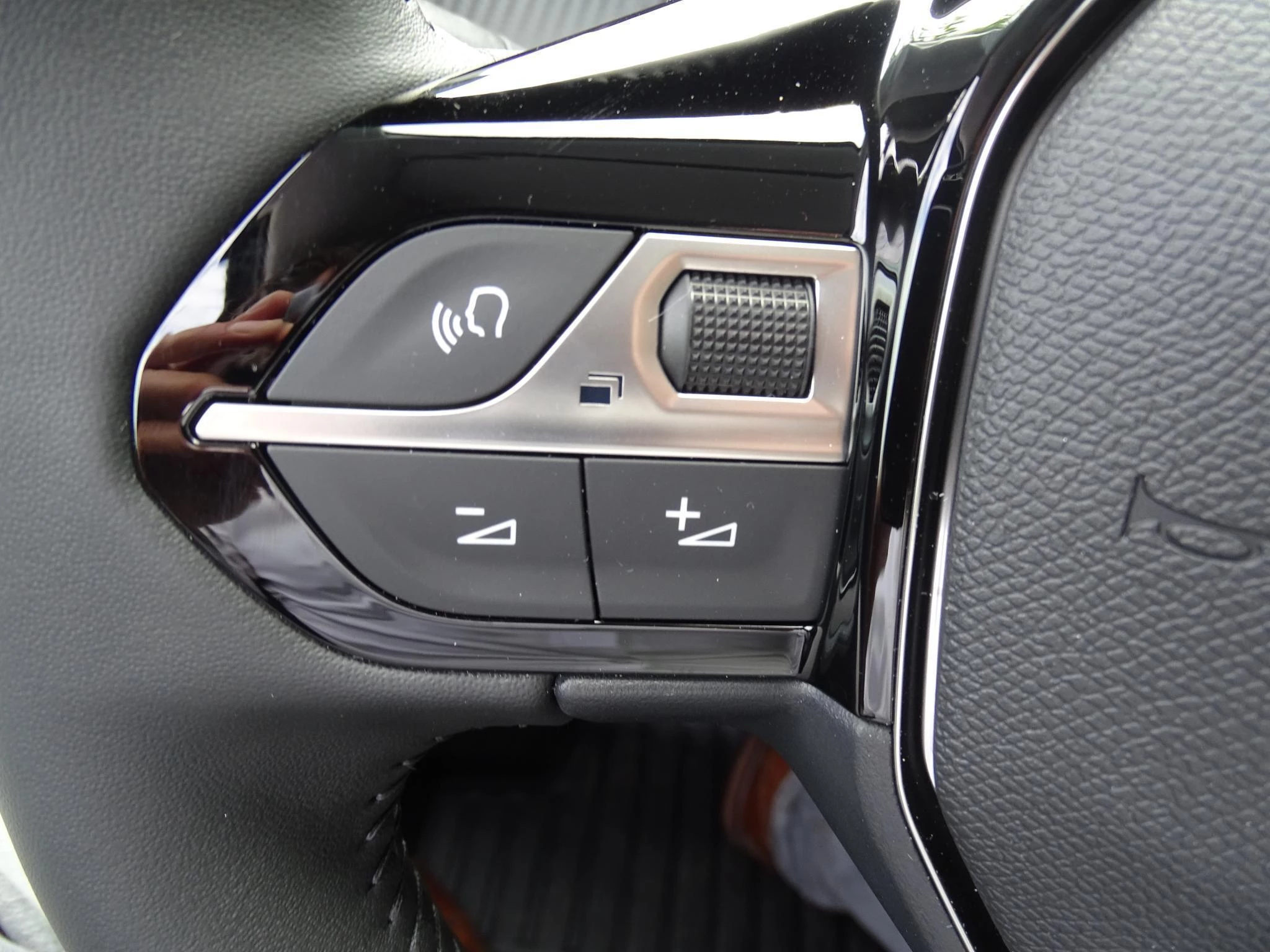 Peugeot 208 1.2T Allure