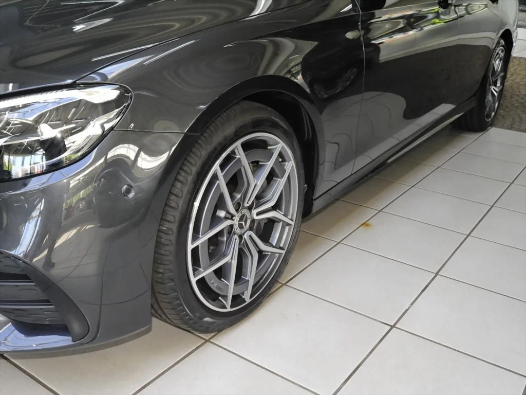 Mercedes-Benz-E-Klasse 220 d-image-6