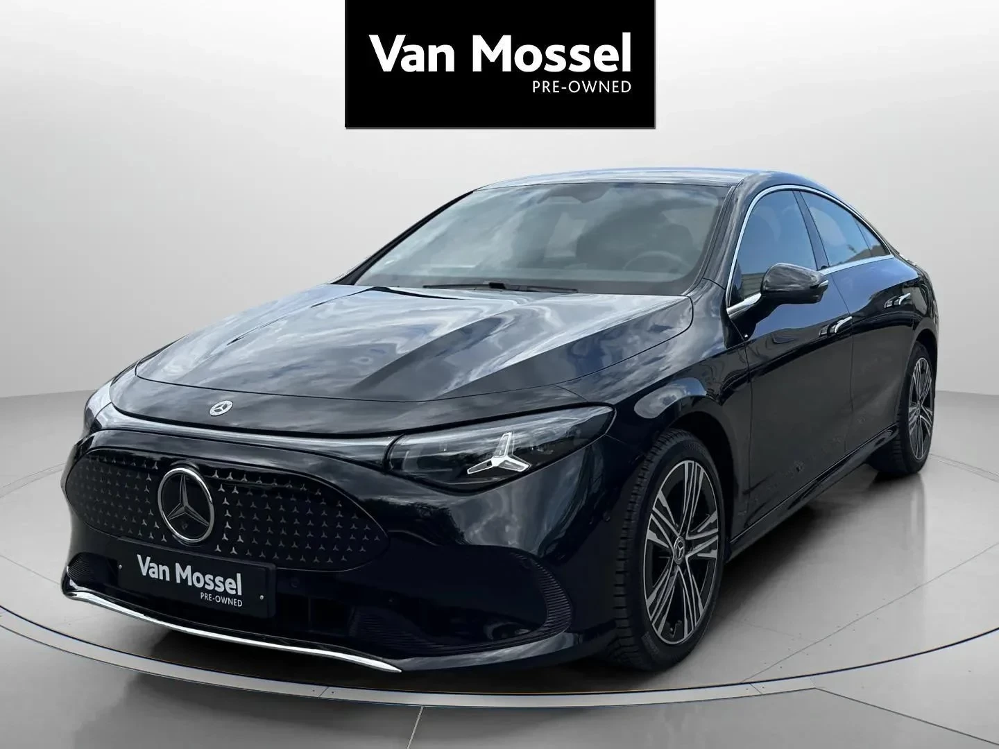 Mercedes-Benz-CLA-image-0