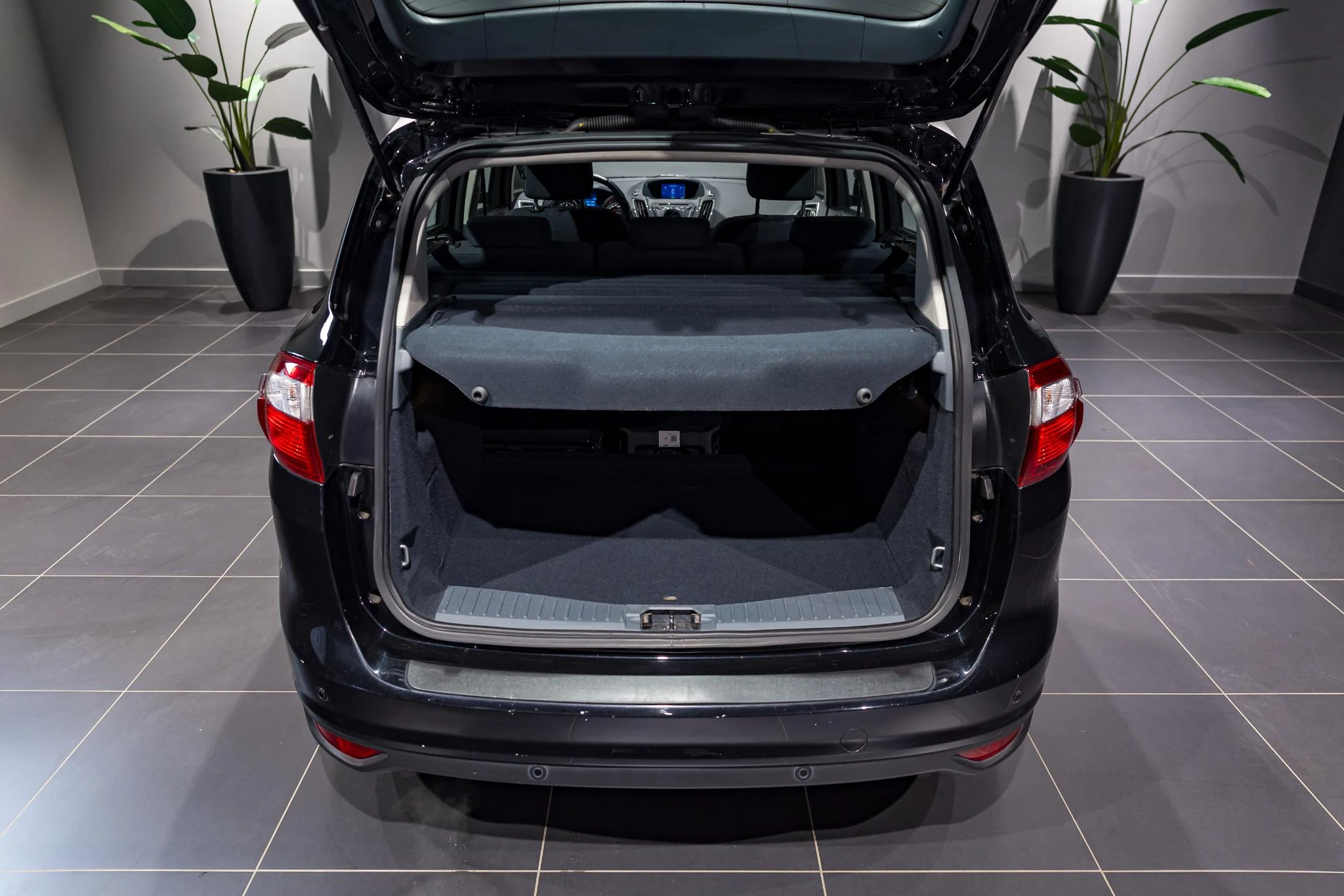 Ford-C-MAX-image-9