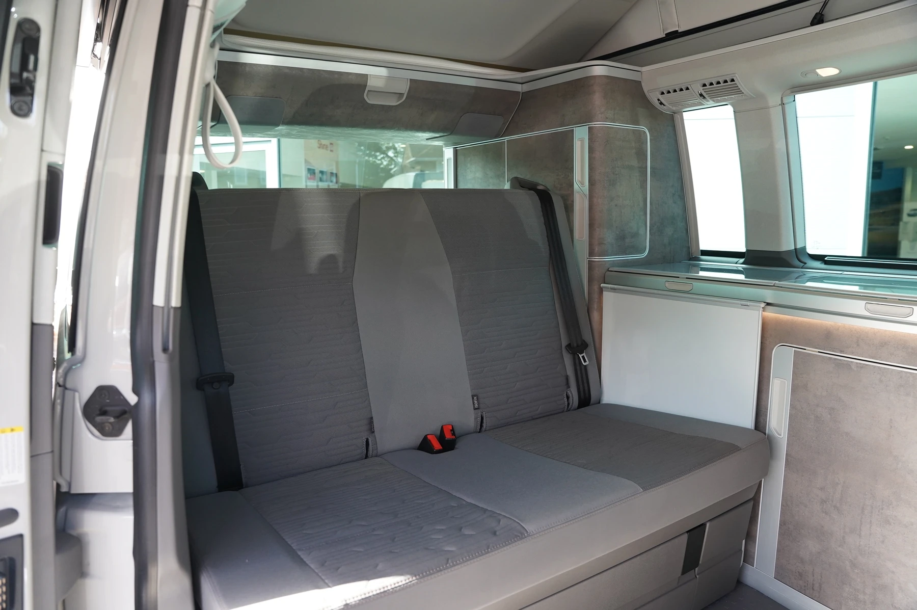Volkswagen-California-image-10