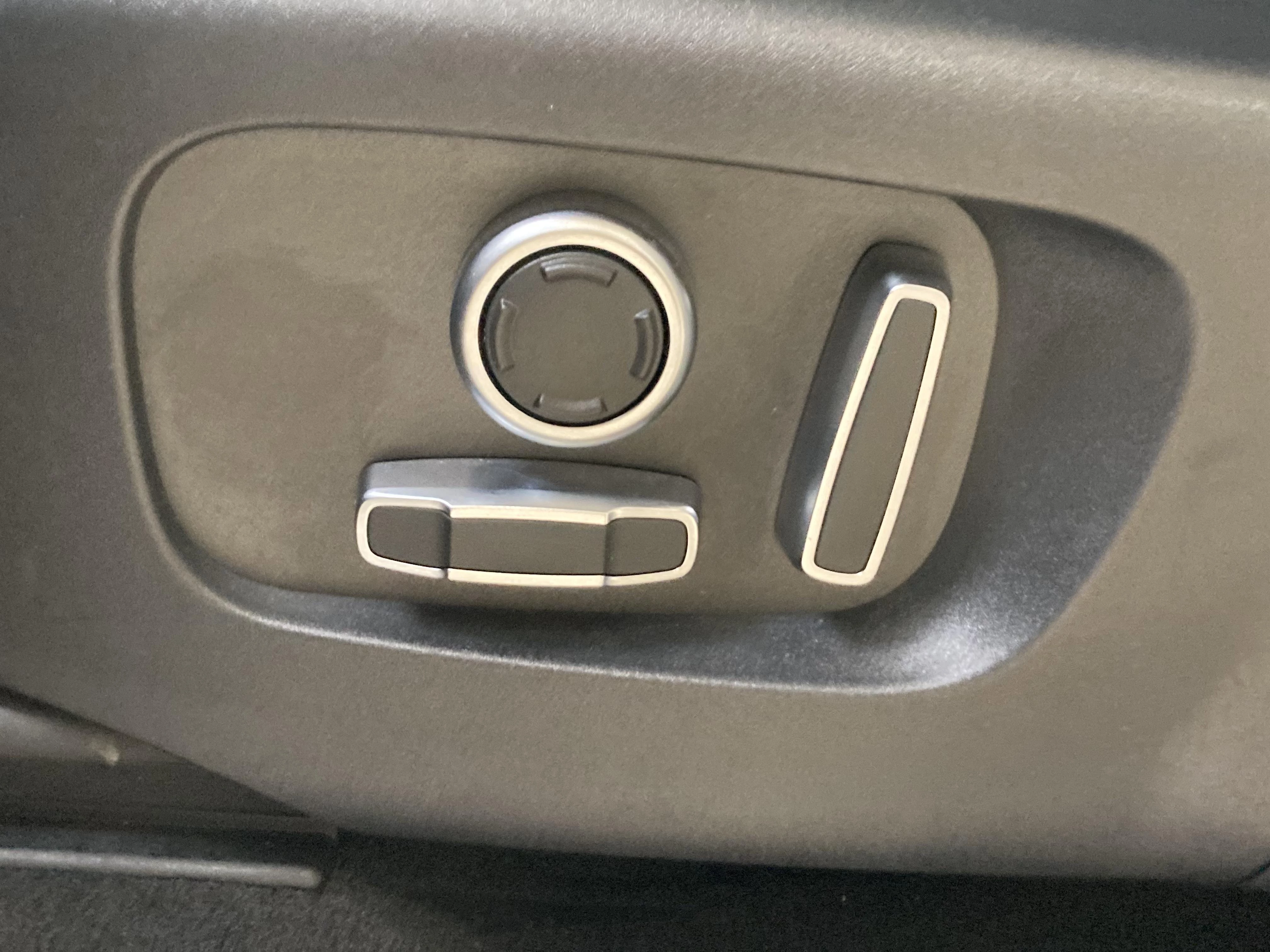 Land Rover-Discovery Sport-image-18