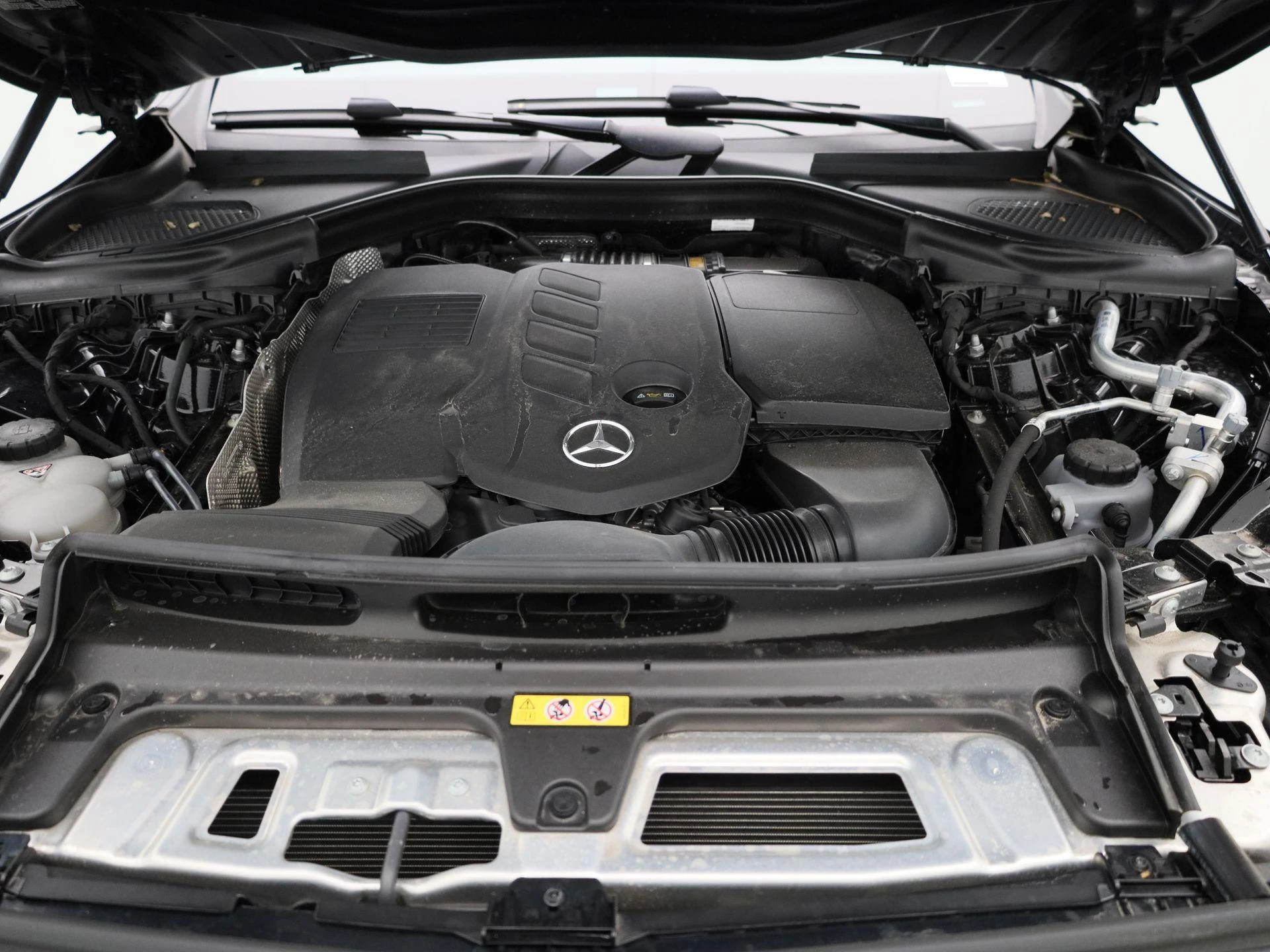 Mercedes-Benz-GLC-image-39