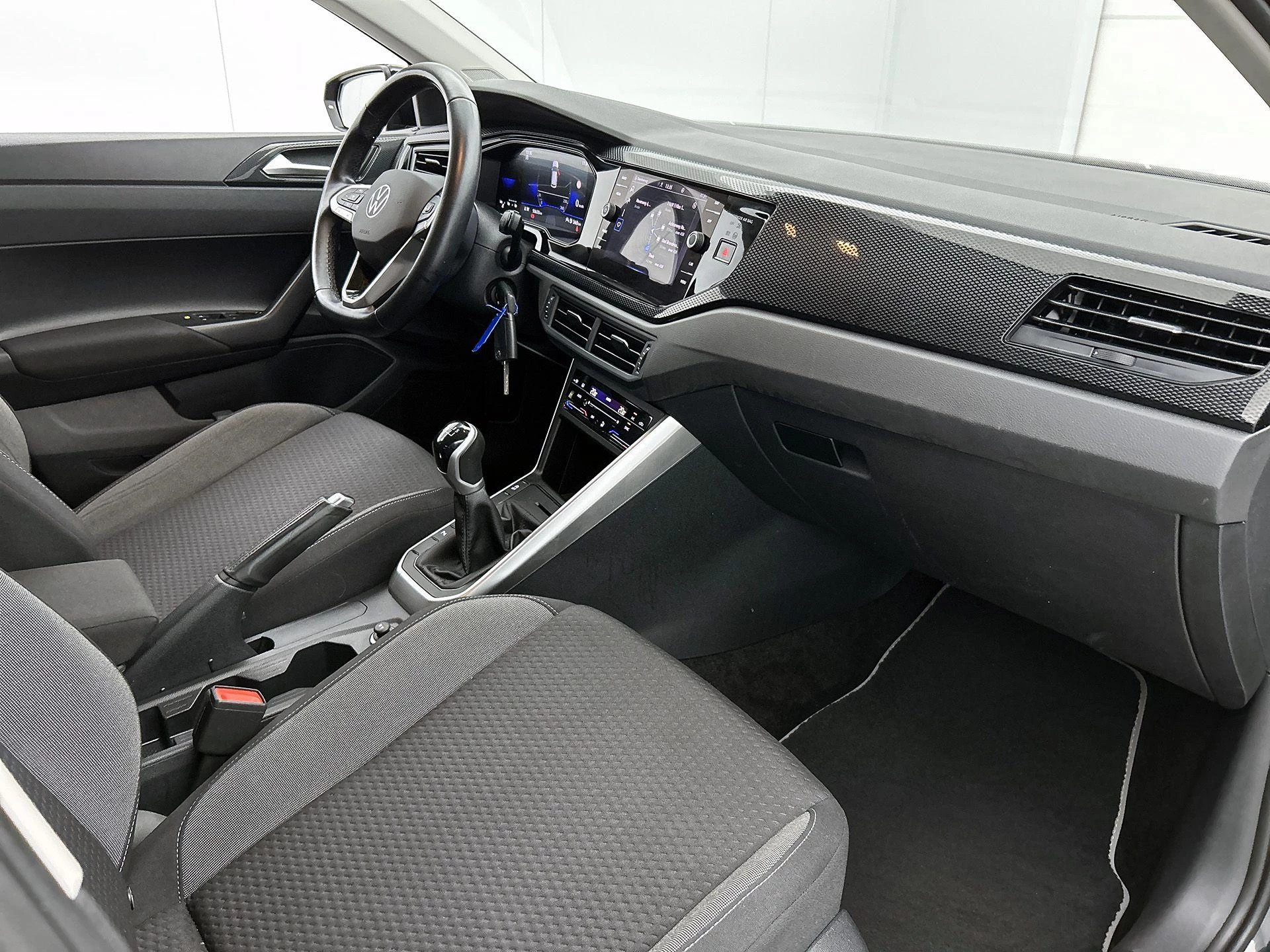 Volkswagen-Polo-image-18