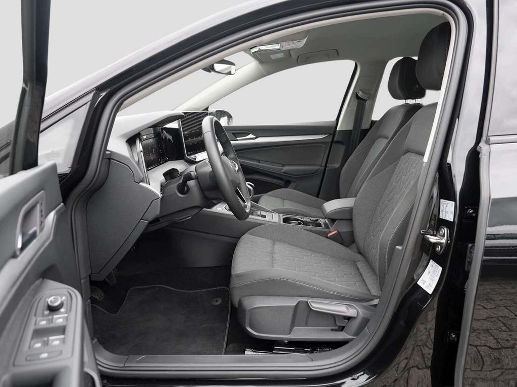 Volkswagen Golf VIII Variant 1,5TSI Life,AHK,LED,ACC Lenkrad/Sitzheizung,Climatronic,ALU 16"