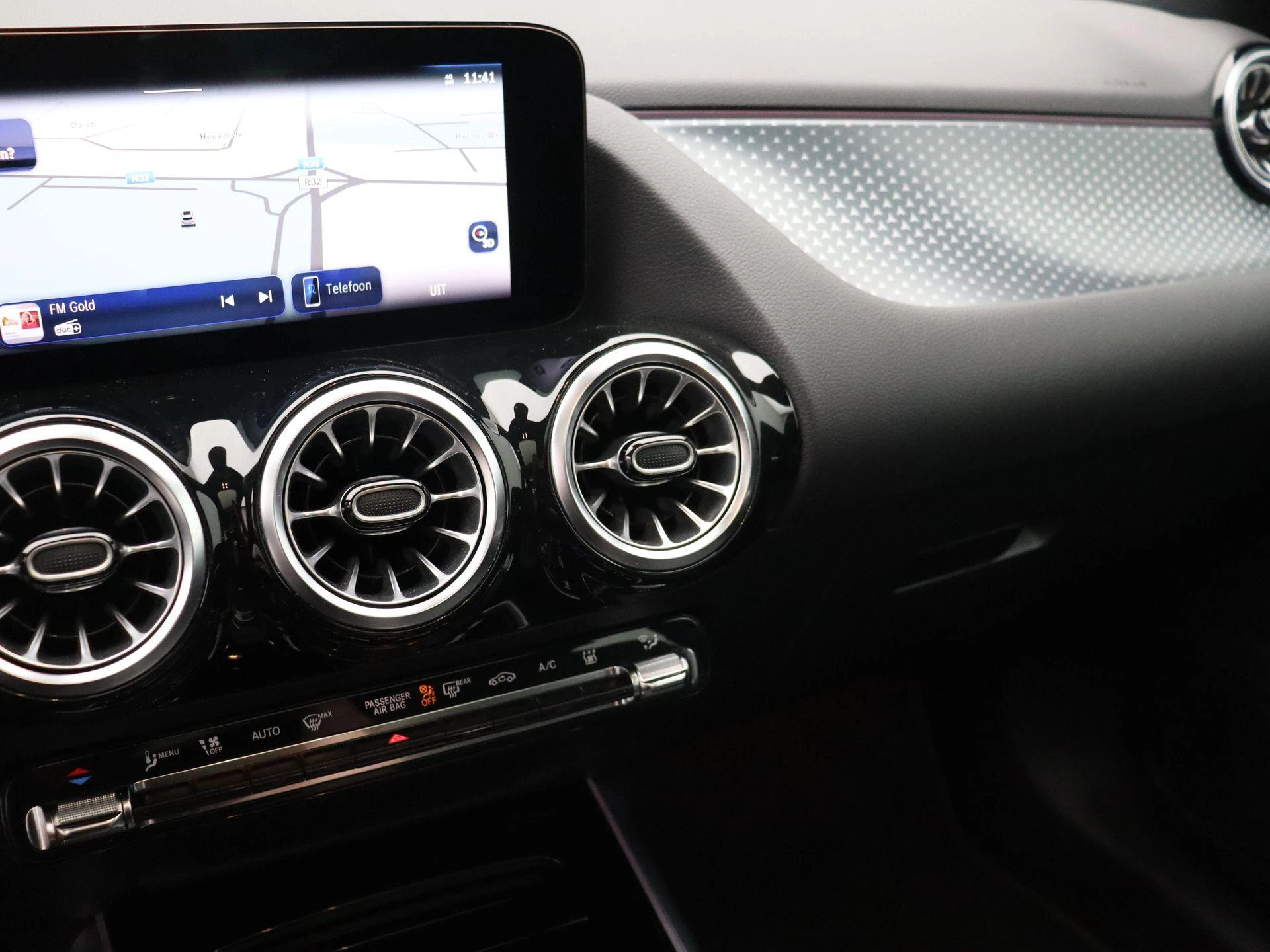 Mercedes-Benz-EQA-image-13