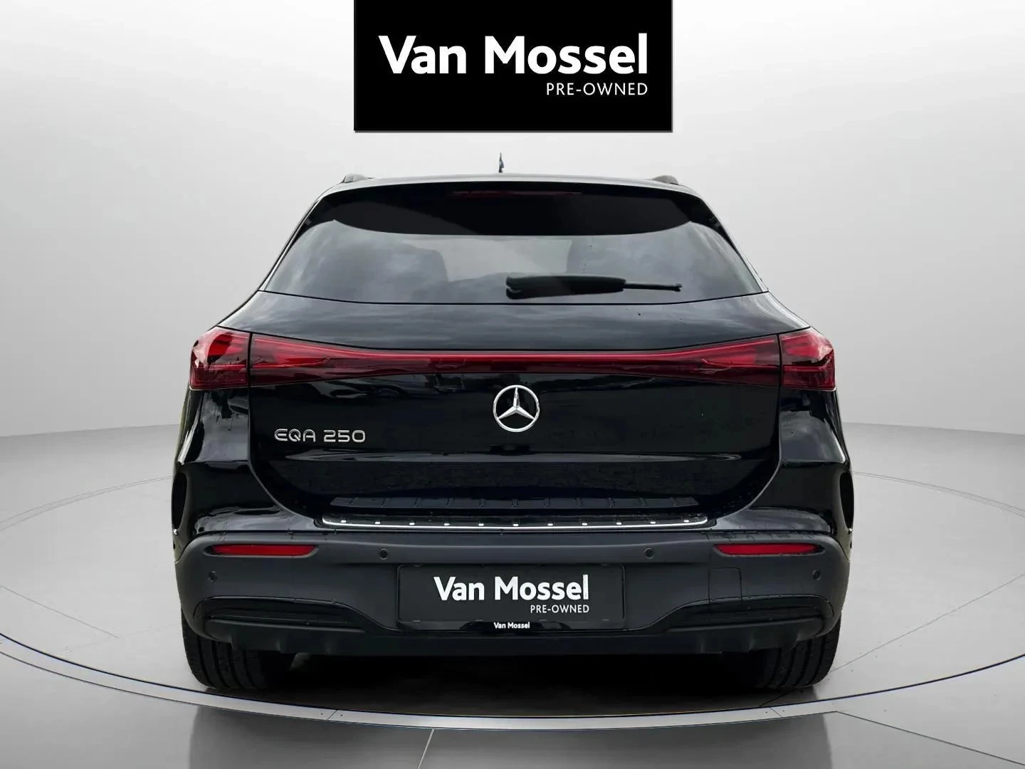 Mercedes-Benz-EQA-image-5