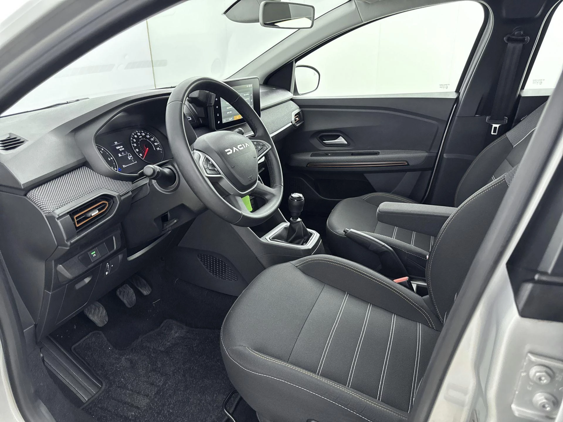 Dacia-Sandero Stepway-image-10