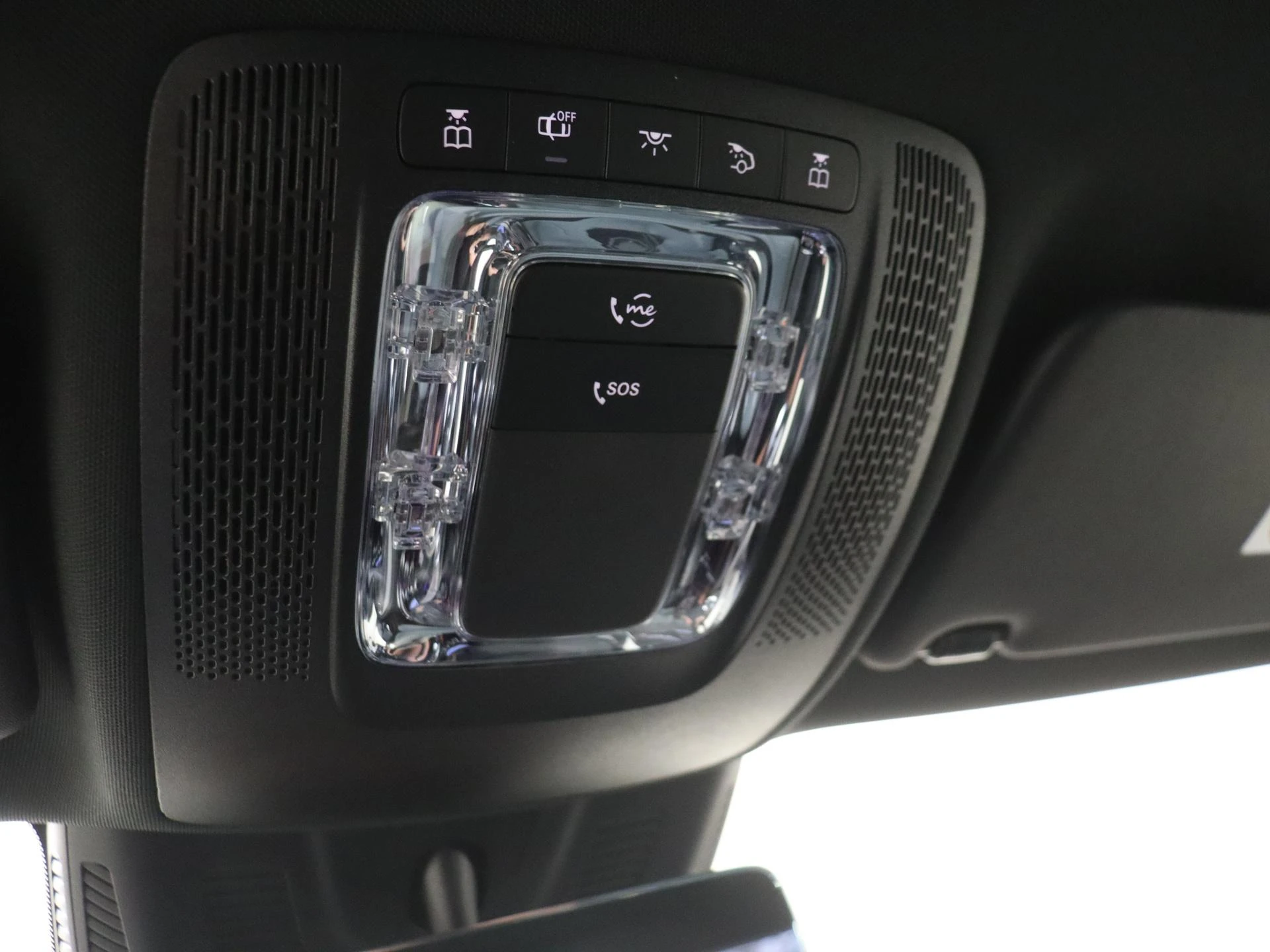 Mercedes-Benz-GLA-image-22