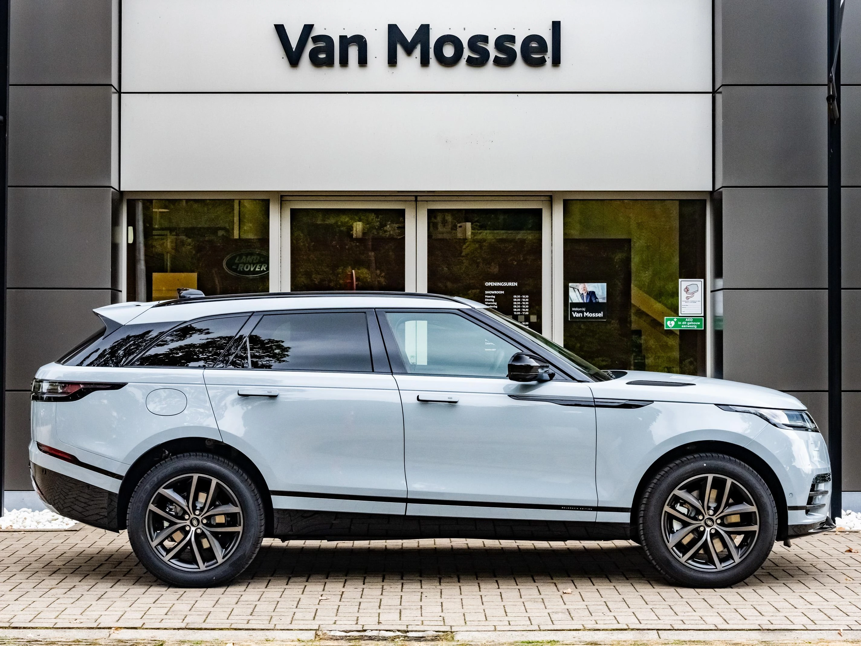 Land Rover-Range Rover Velar-image-6