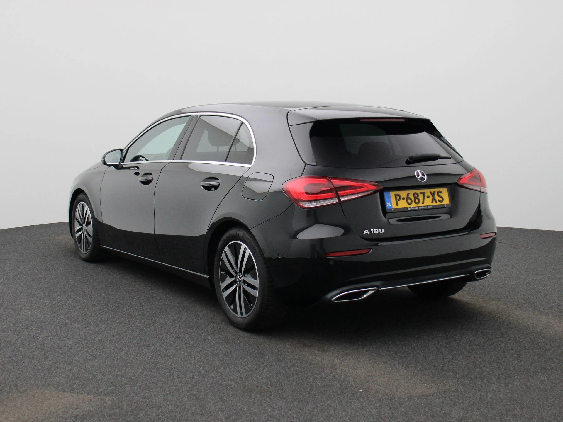 Mercedes-Benz-A-Klasse-image-1