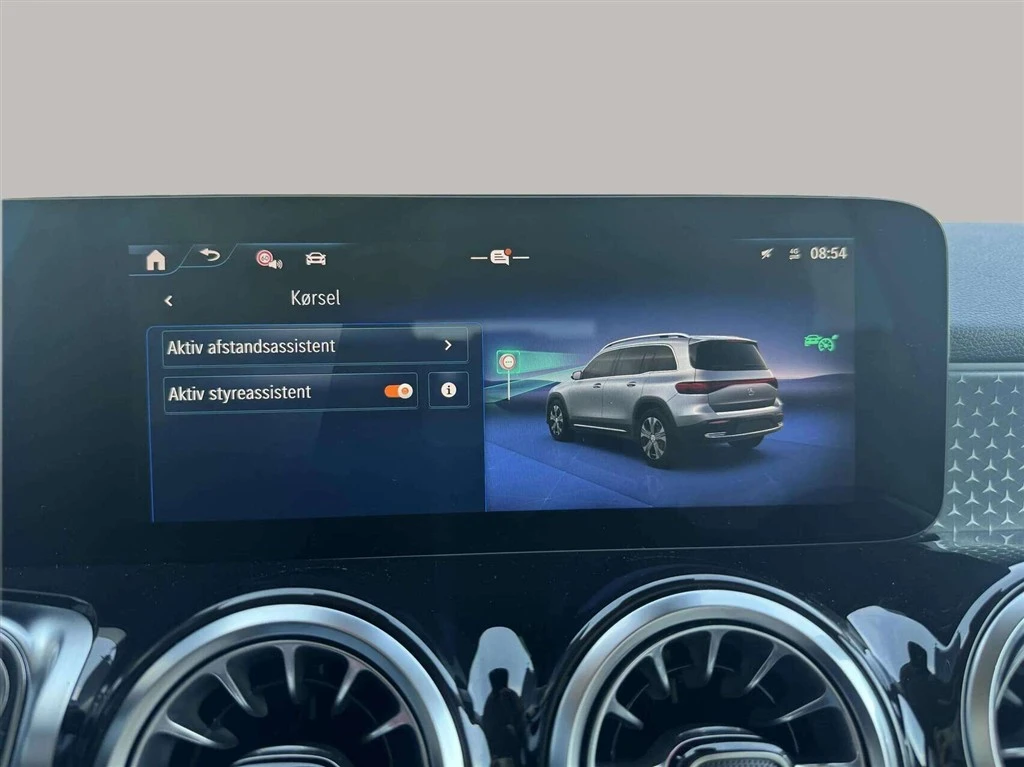 Mercedes-Benz-EQB-image-16