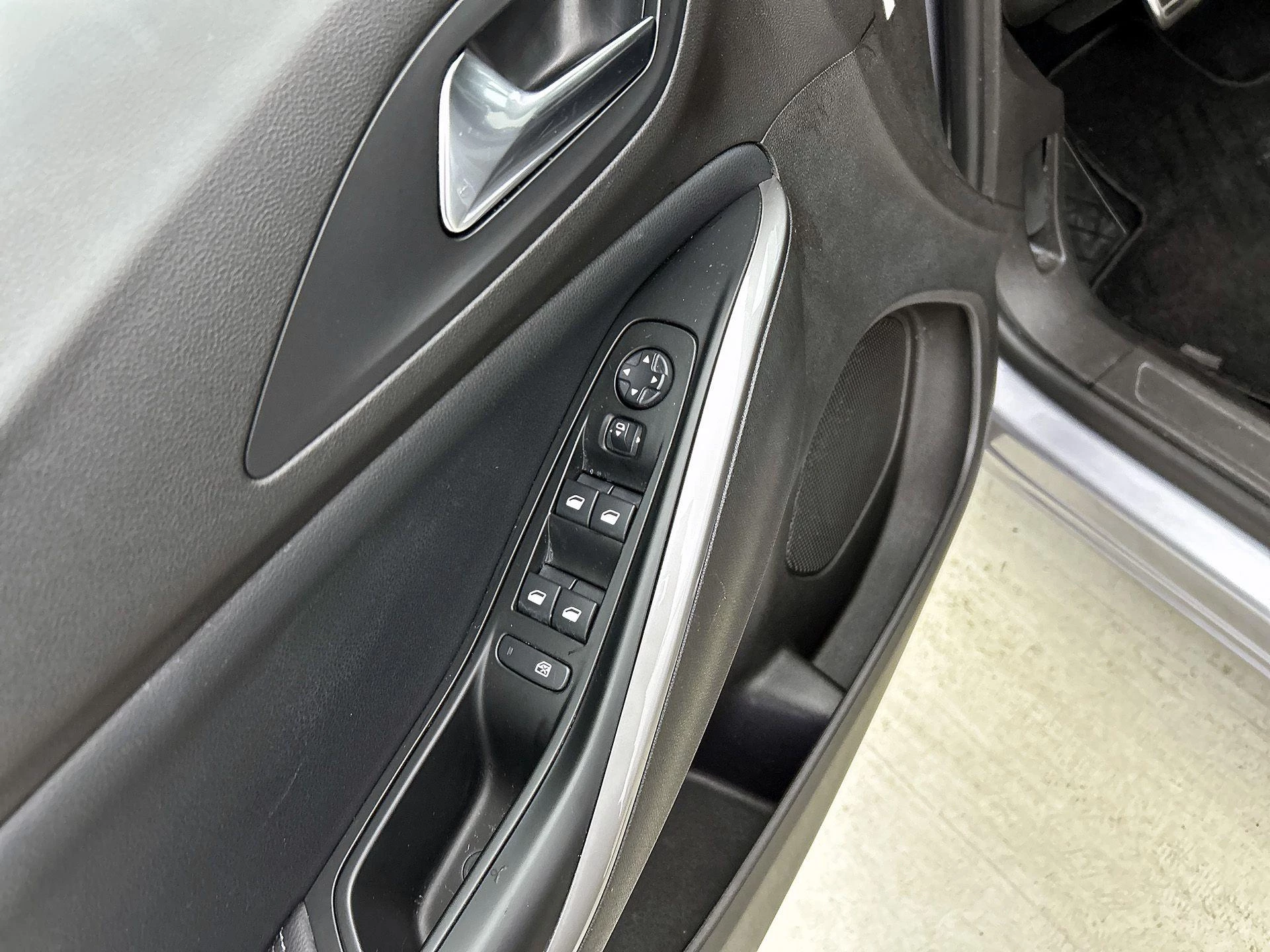 Opel-Grandland-image-27