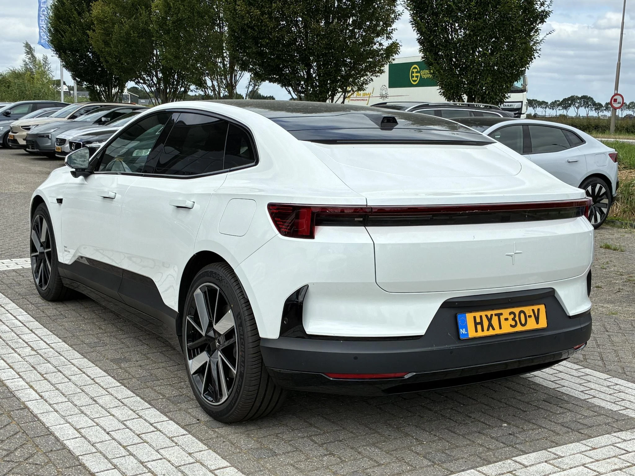 Polestar 4 Long Range Single motor Plus 100 kWh
