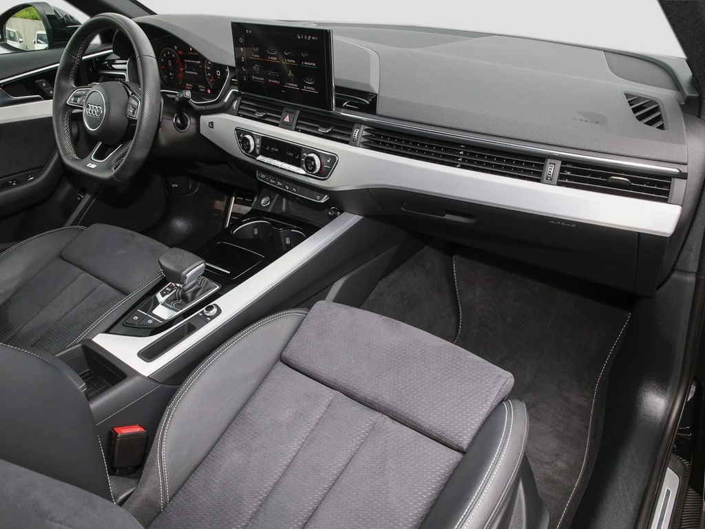 Audi A4 Avant 40 TFSI S line competition + Matrix
