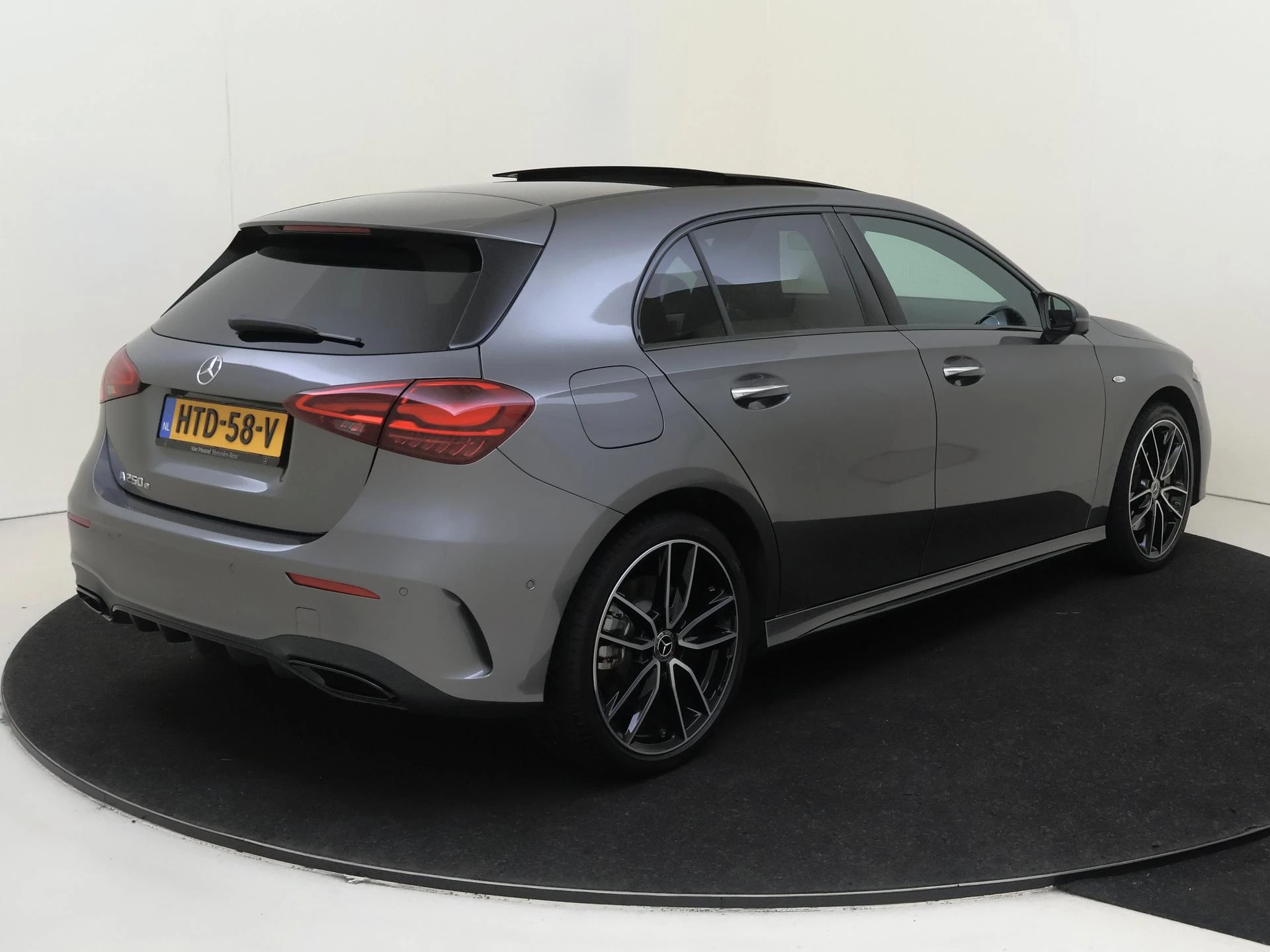 Mercedes-Benz A-Klasse 250 e Business Solution AMG