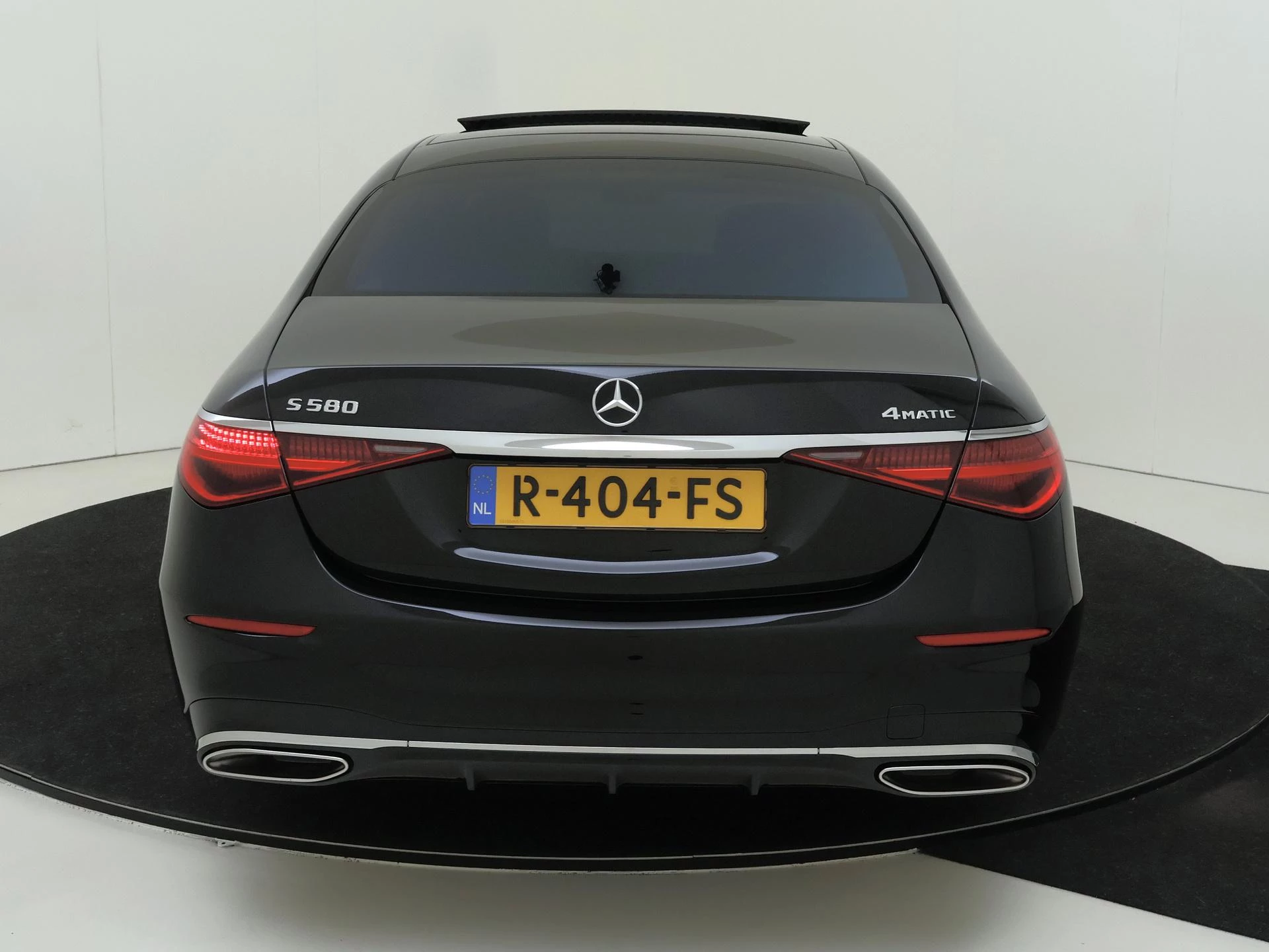 Mercedes-Benz-S-Klasse-image-7