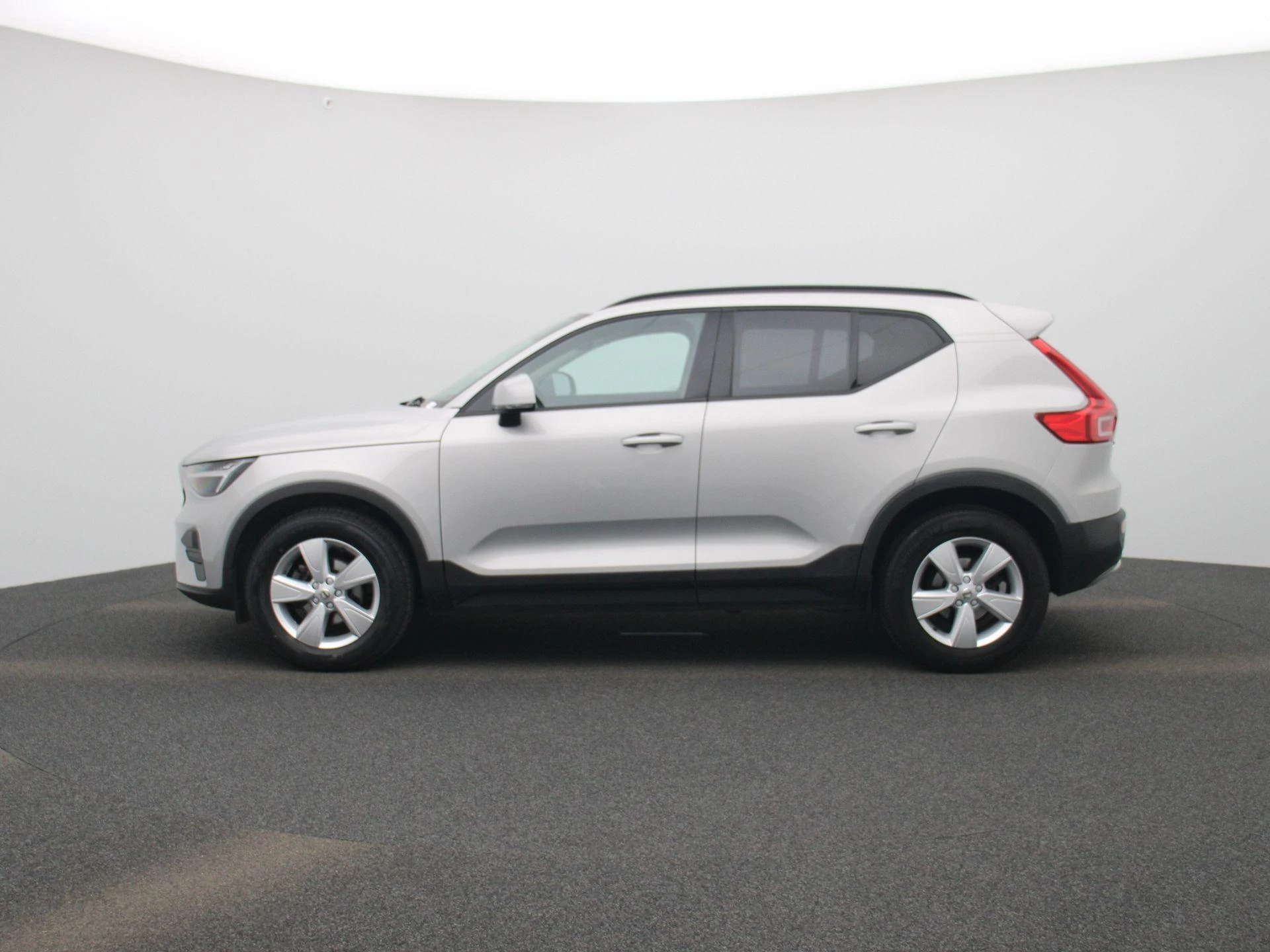 Volvo-XC40-image-2