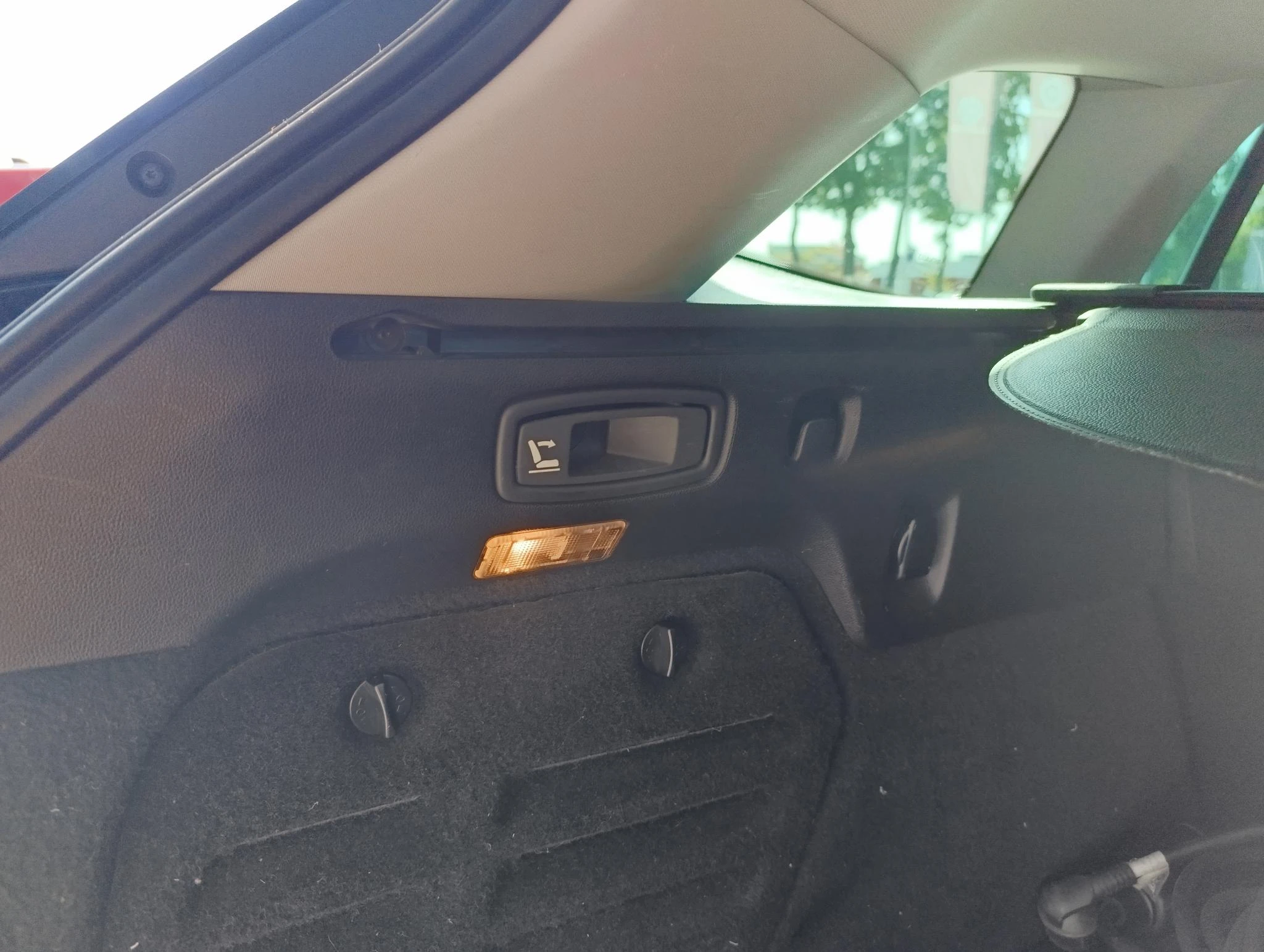Renault-Megane E-Tech-image-18