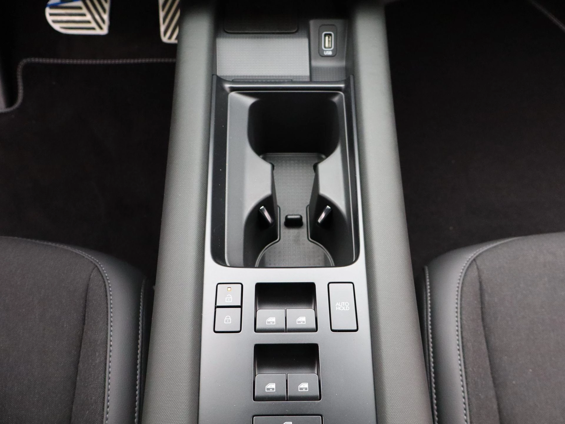 Hyundai-IONIQ 6-image-10