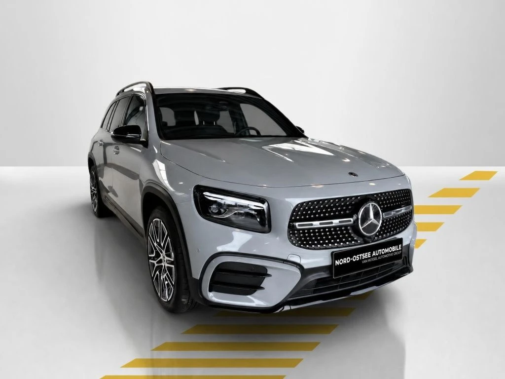 Mercedes-Benz-GLB 200-image-17