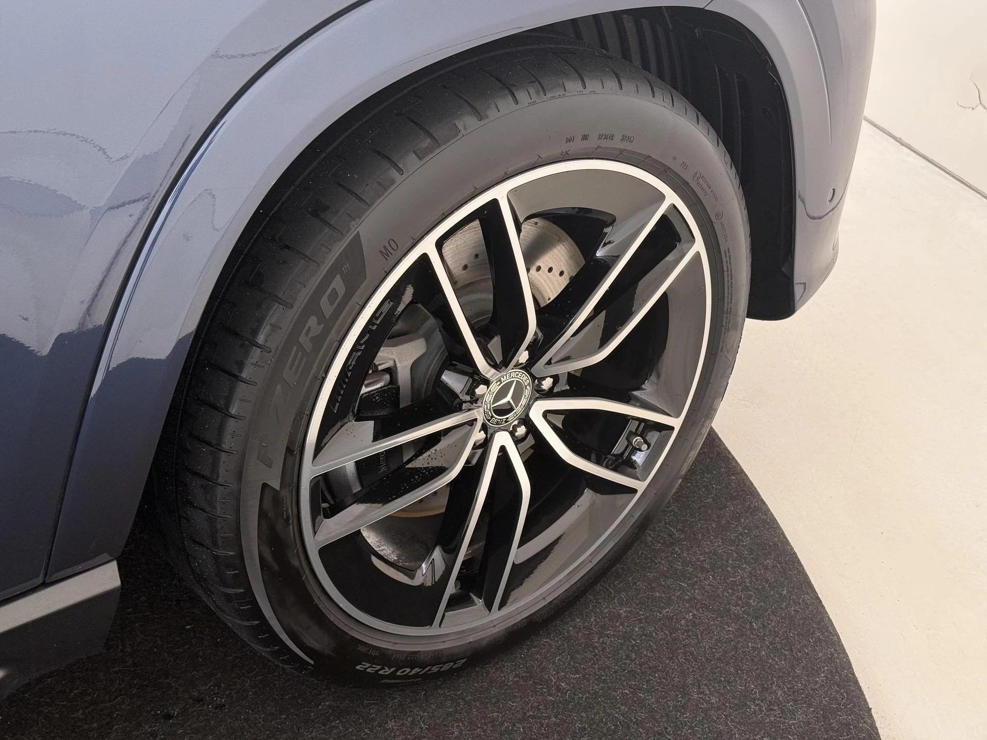 Mercedes-Benz-GLE-image-33