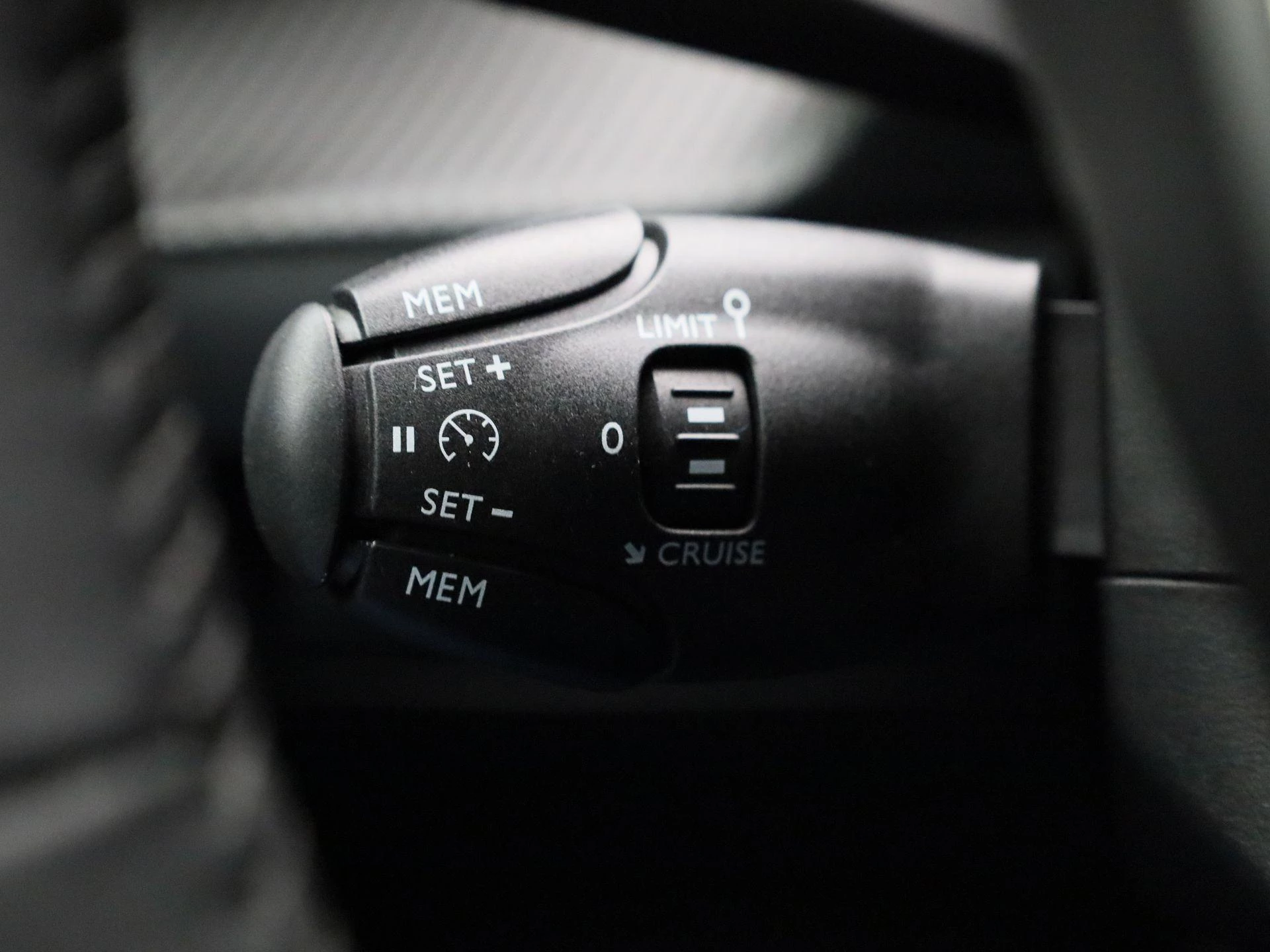 Peugeot e-208 EV Active 50 kWh