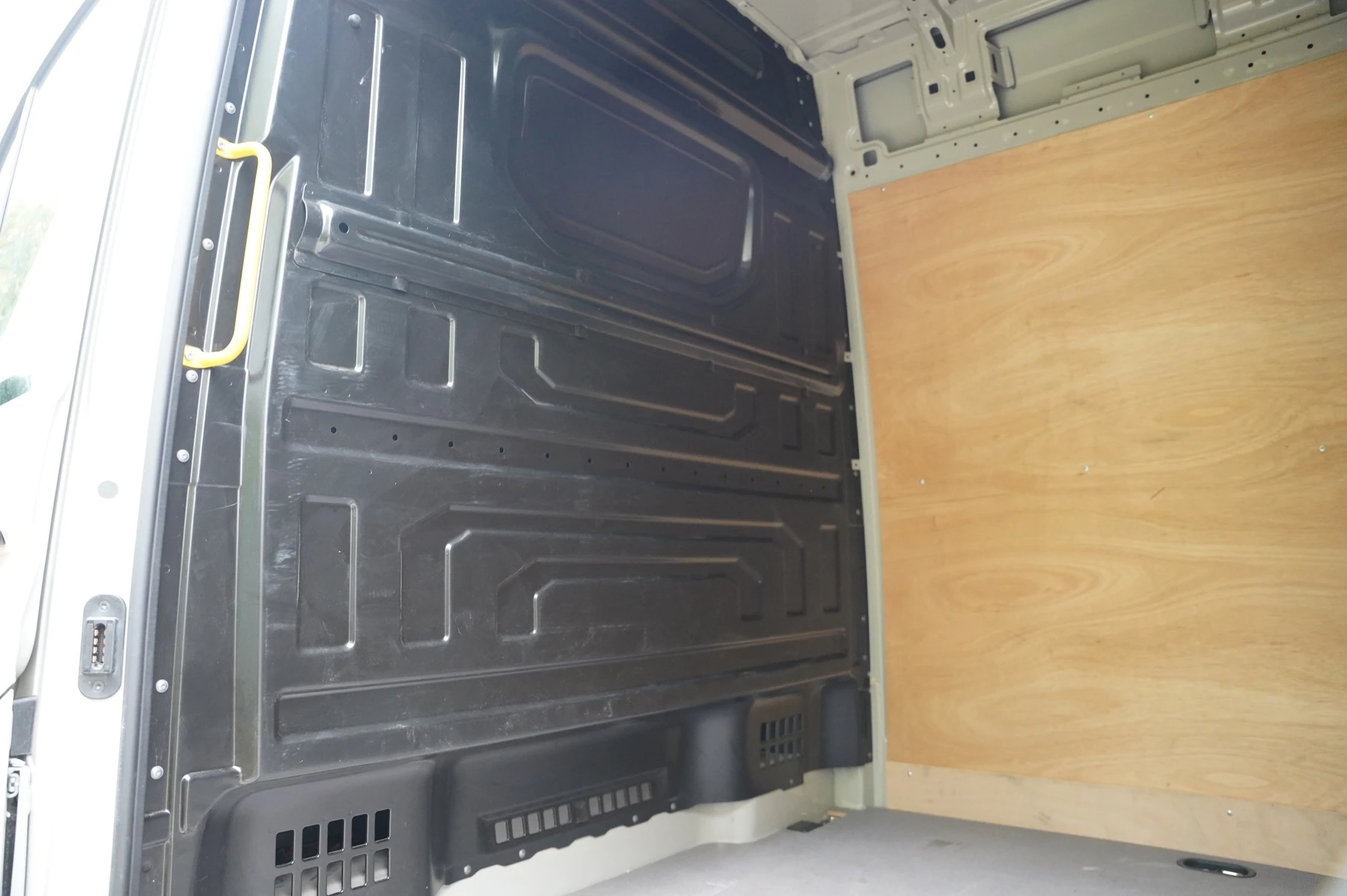 Volkswagen-Crafter-image-33