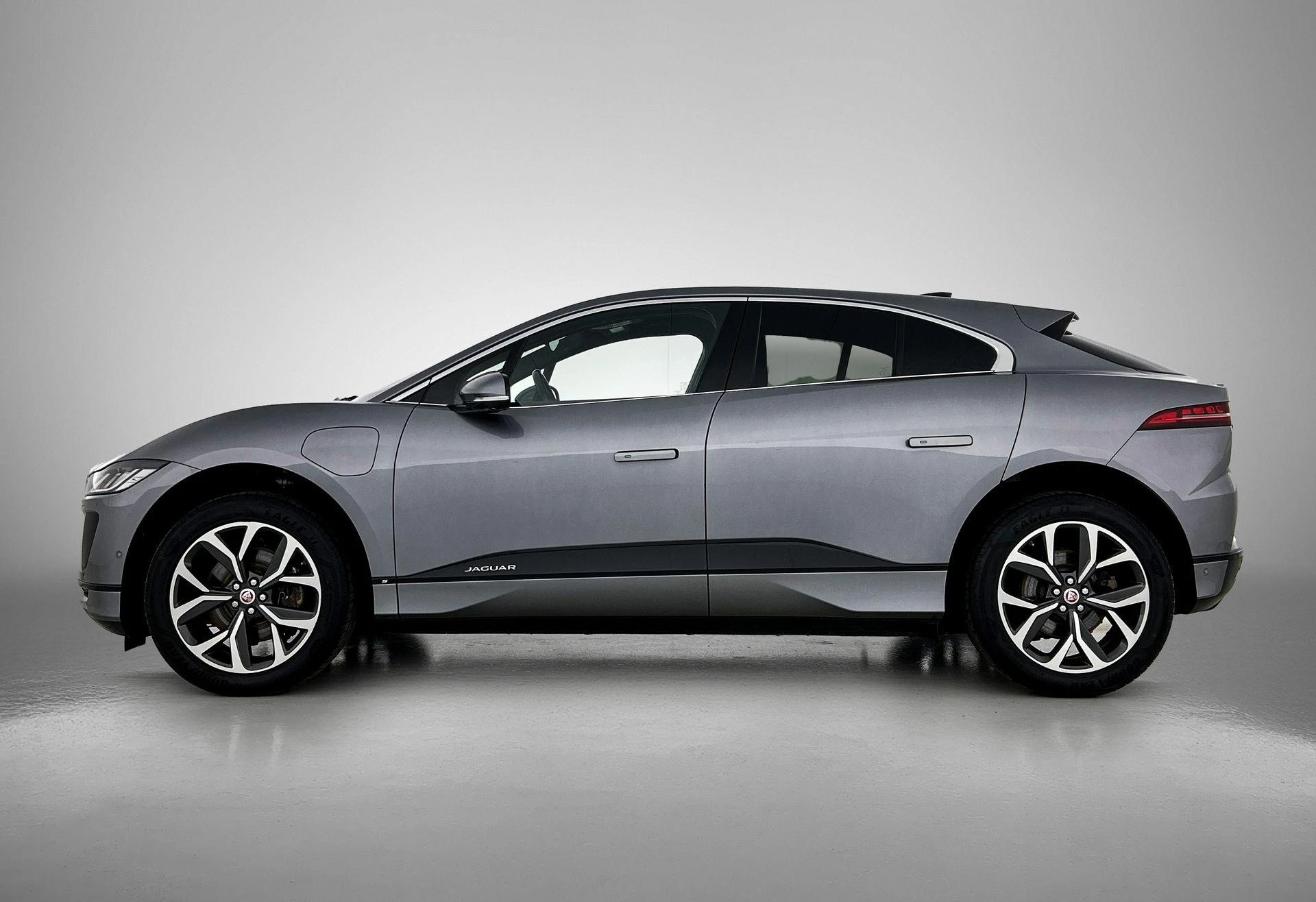 Jaguar-I-PACE-image-1