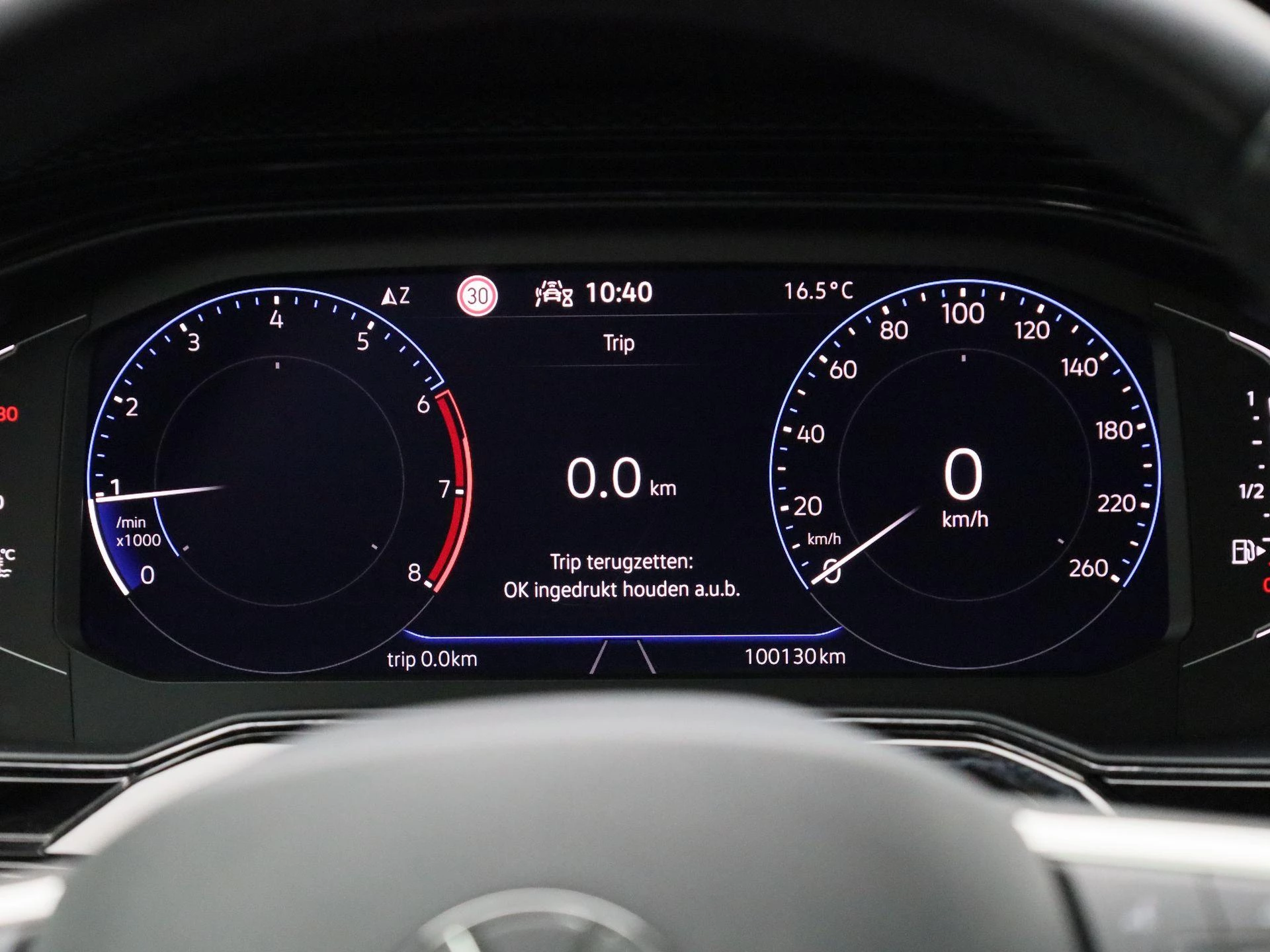 Volkswagen-Polo-image-7