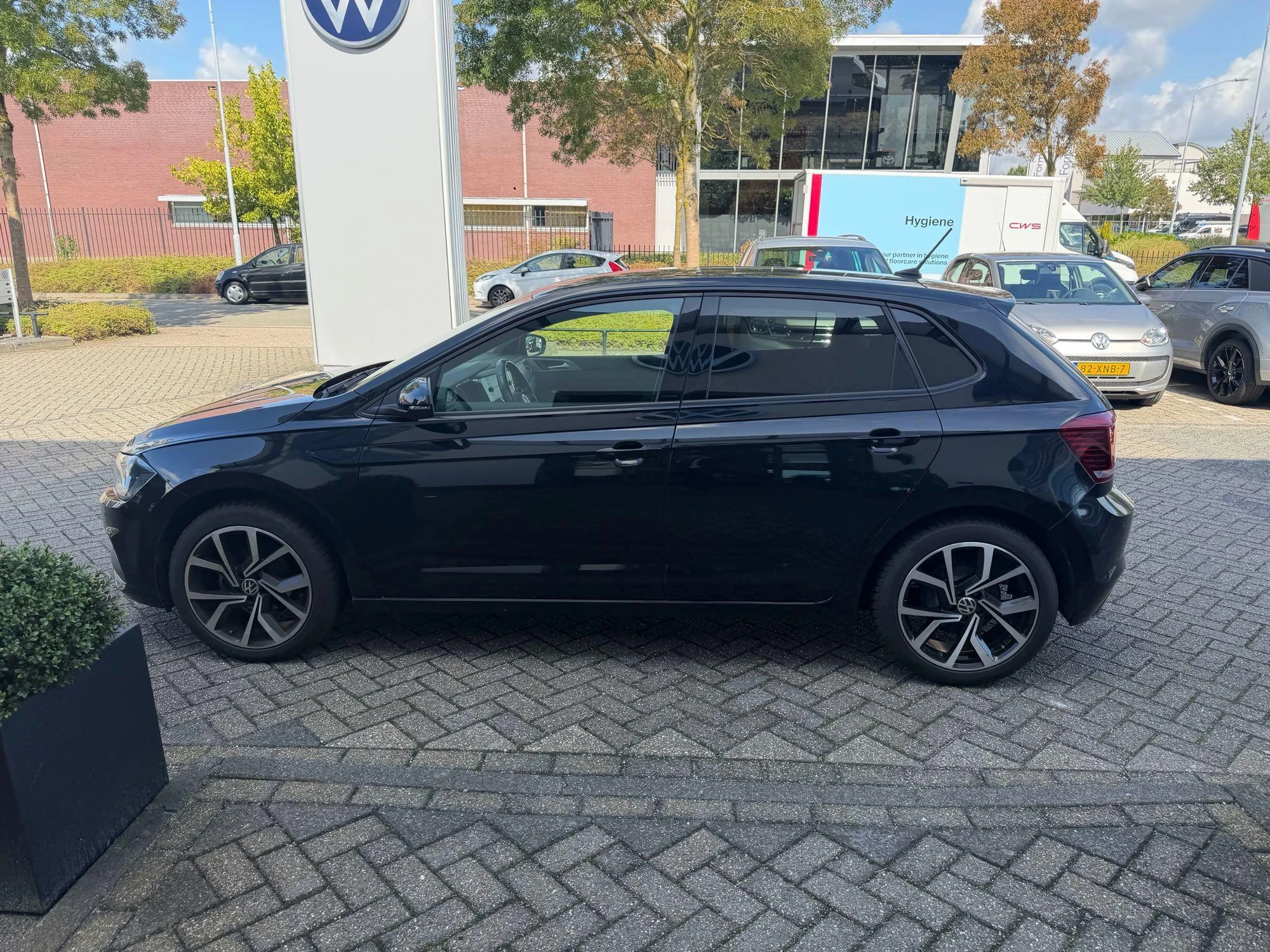 Volkswagen-Polo-image-4