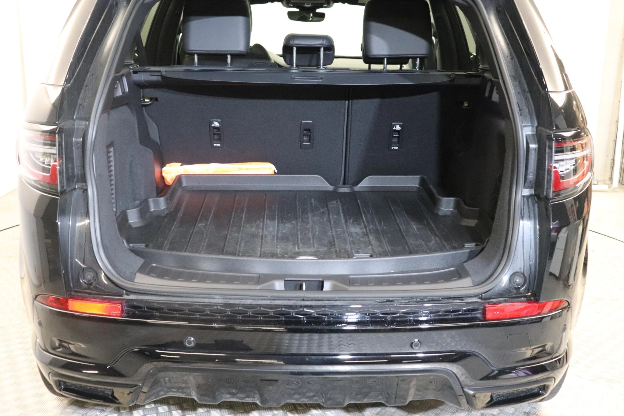 Land Rover-Discovery Sport-image-5