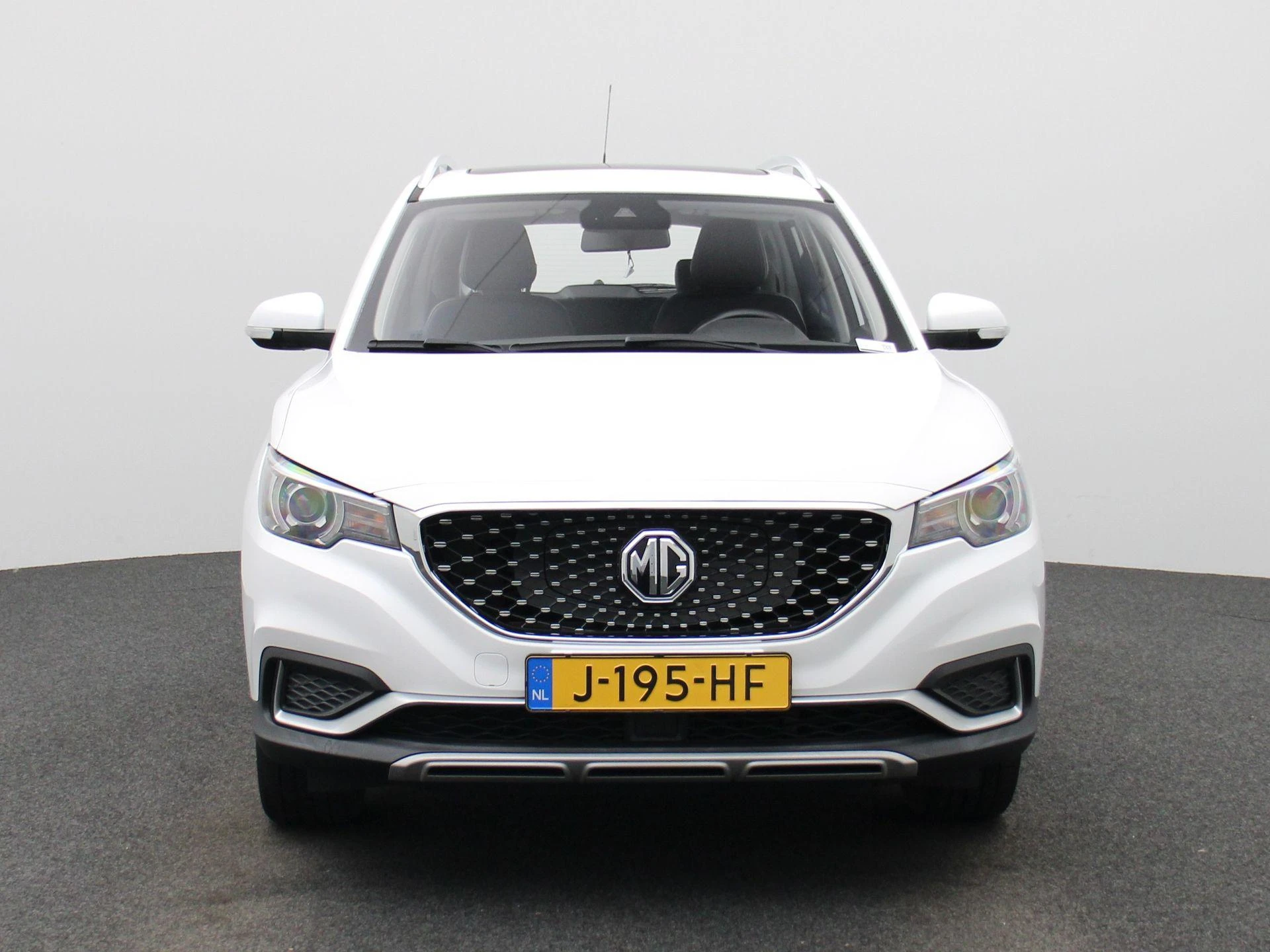 MG-ZS EV-image-2