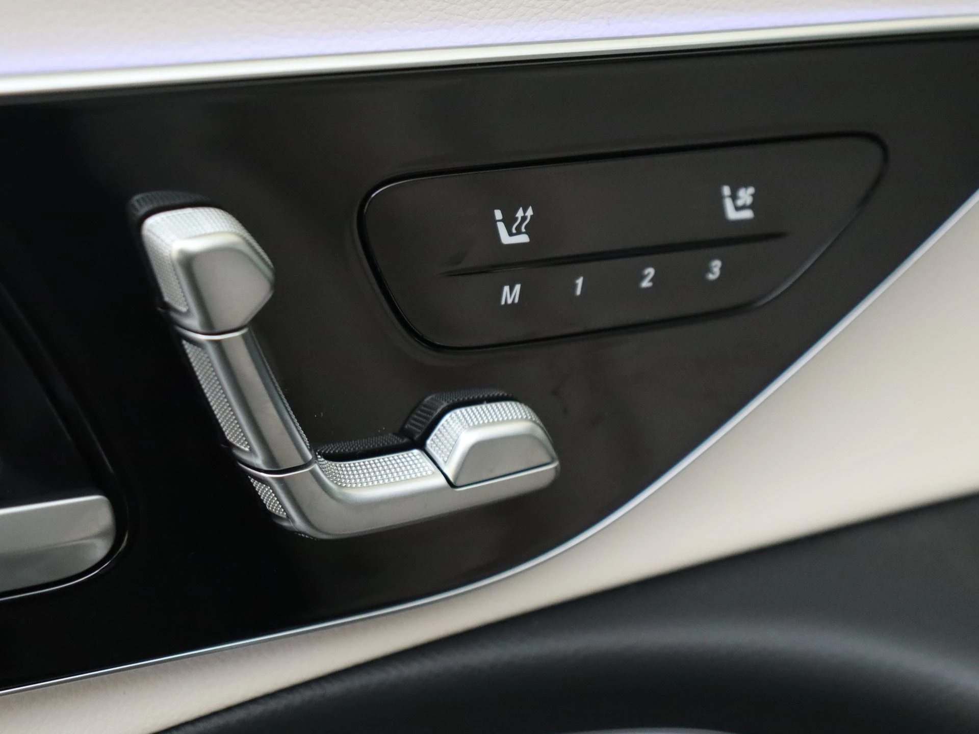 Mercedes-Benz-E-Klasse-image-24