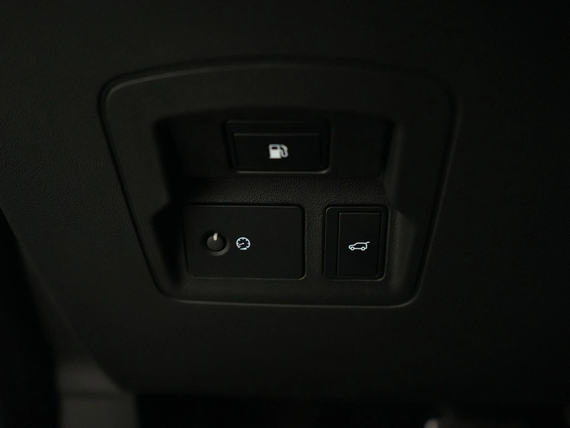 Land Rover-Range Rover Velar-image-16