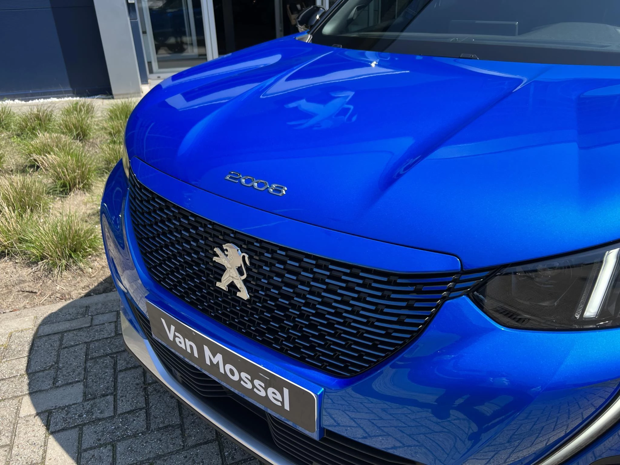 Peugeot-e-2008-image-6