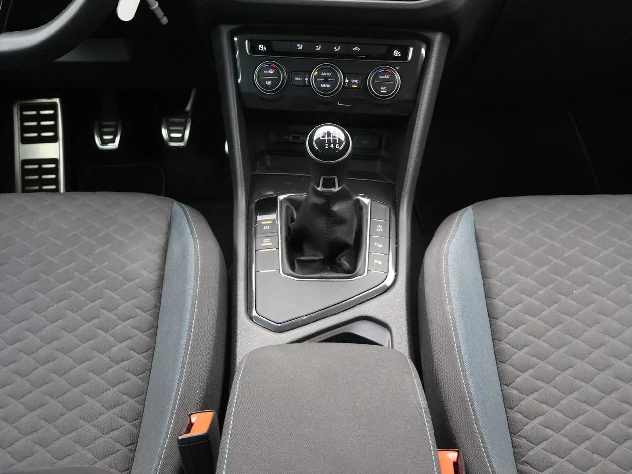 Volkswagen-Tiguan-image-21