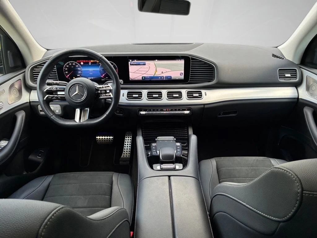 Mercedes-Benz-GLE 300 d-image-11
