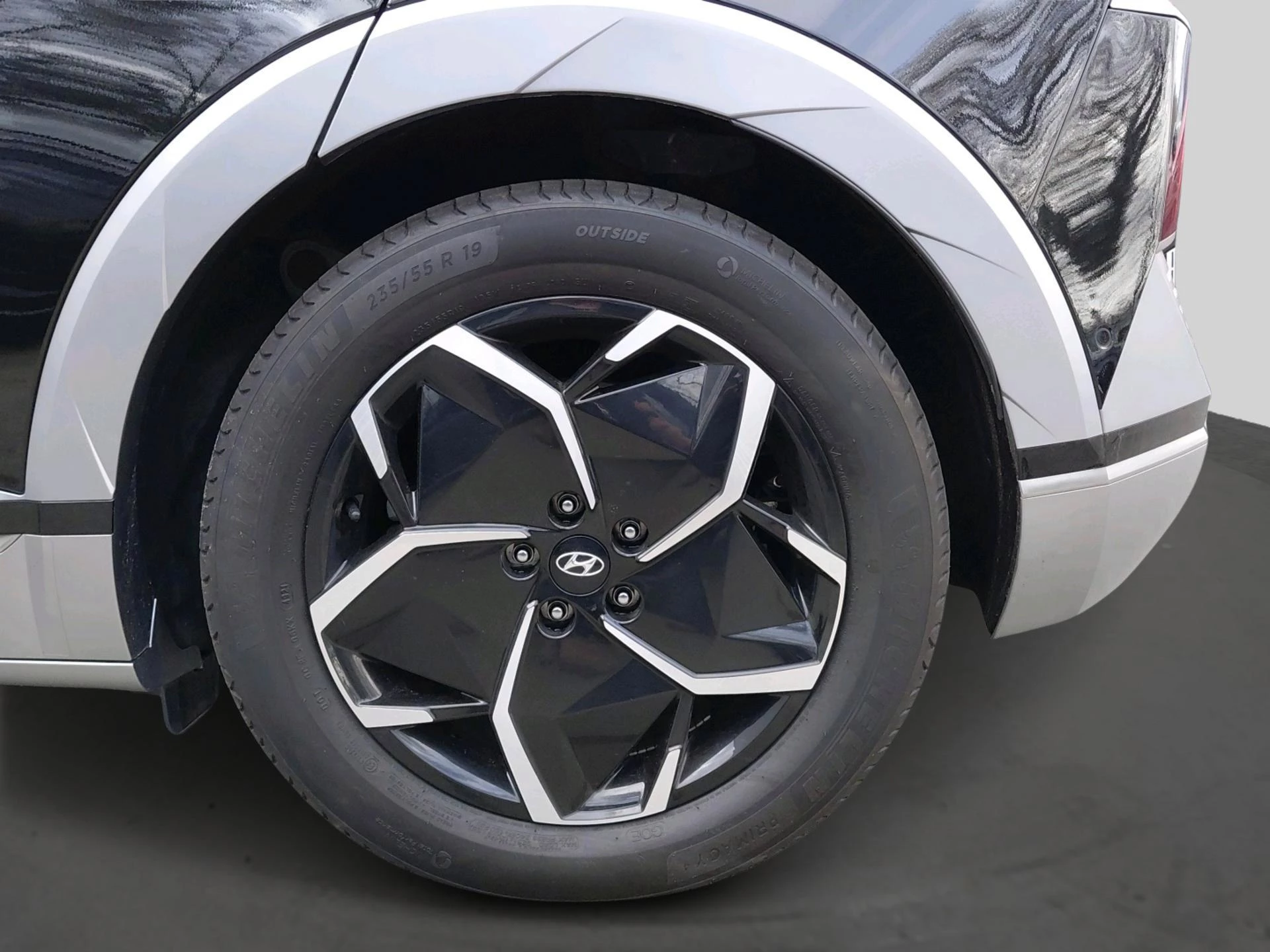 Hyundai-IONIQ 5-image-8