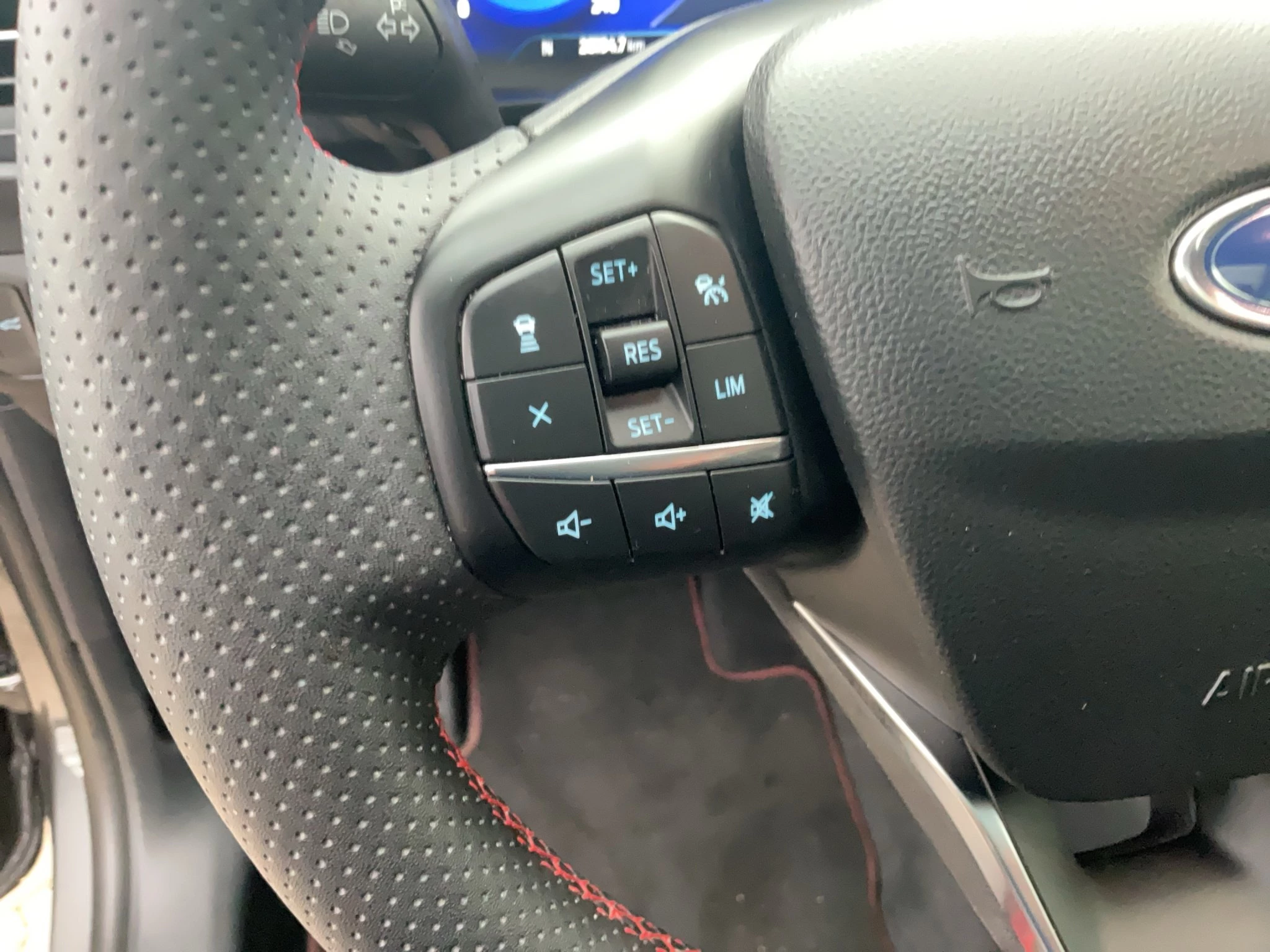 Ford Kuga ST-Line X | ACC | PANO | AHK | KAMERA