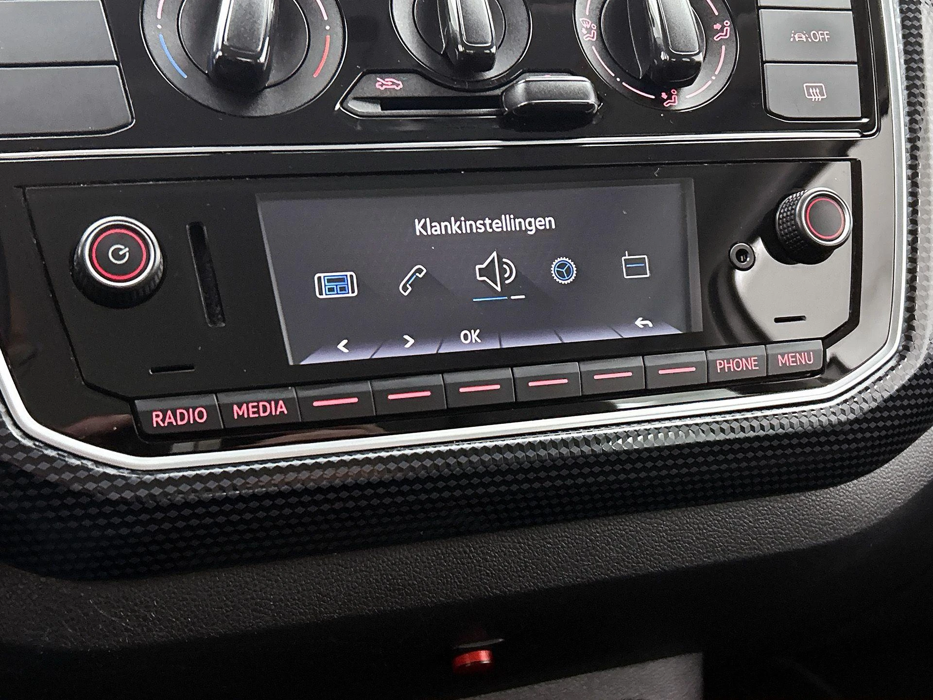 Volkswagen-up!-image-6