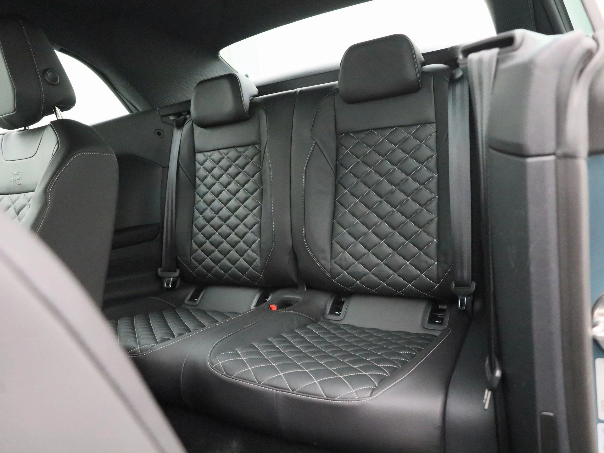 Volkswagen-T-Roc-image-10