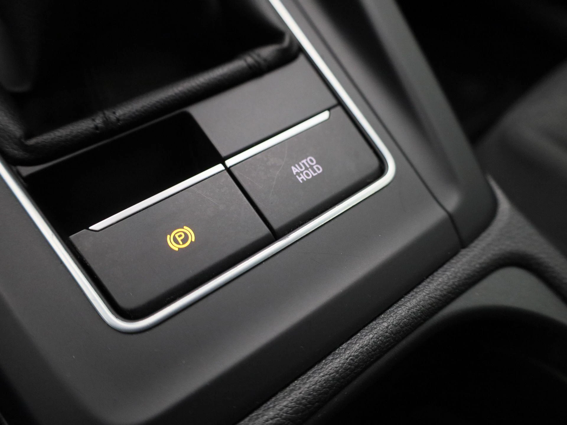 Volkswagen-Golf-image-25