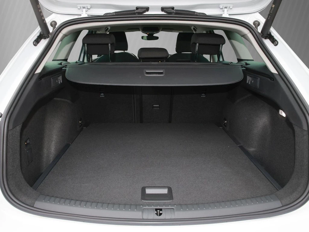 SEAT Leon Sportstourer RE 1.5eTSI 7-Gang-DSG SAL