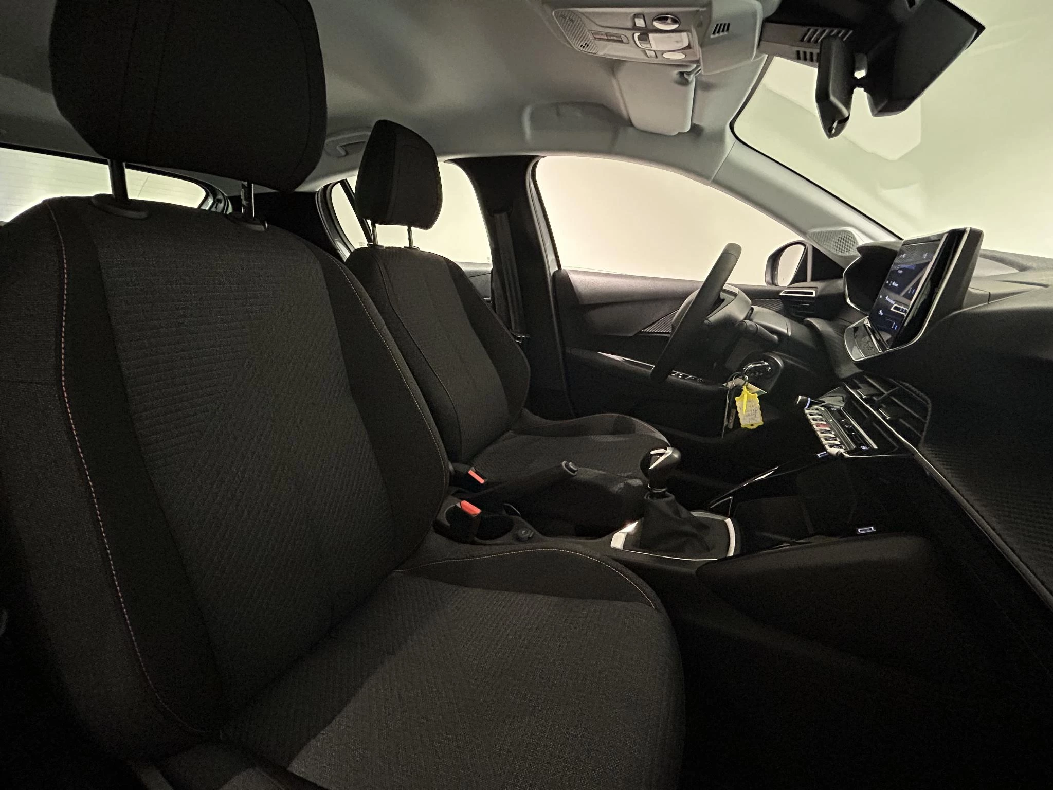 Peugeot-208-image-18