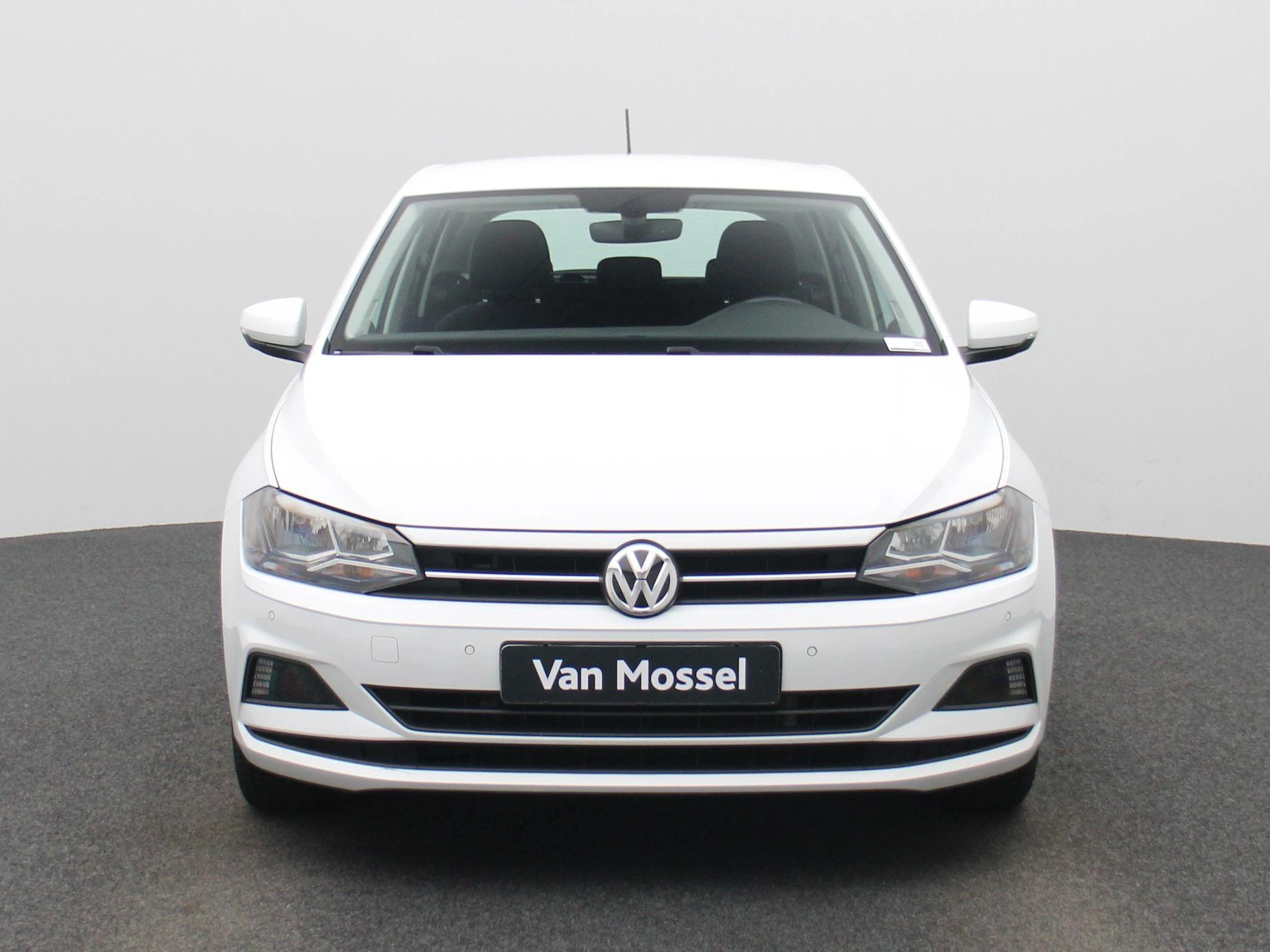 Volkswagen-Polo-image-2