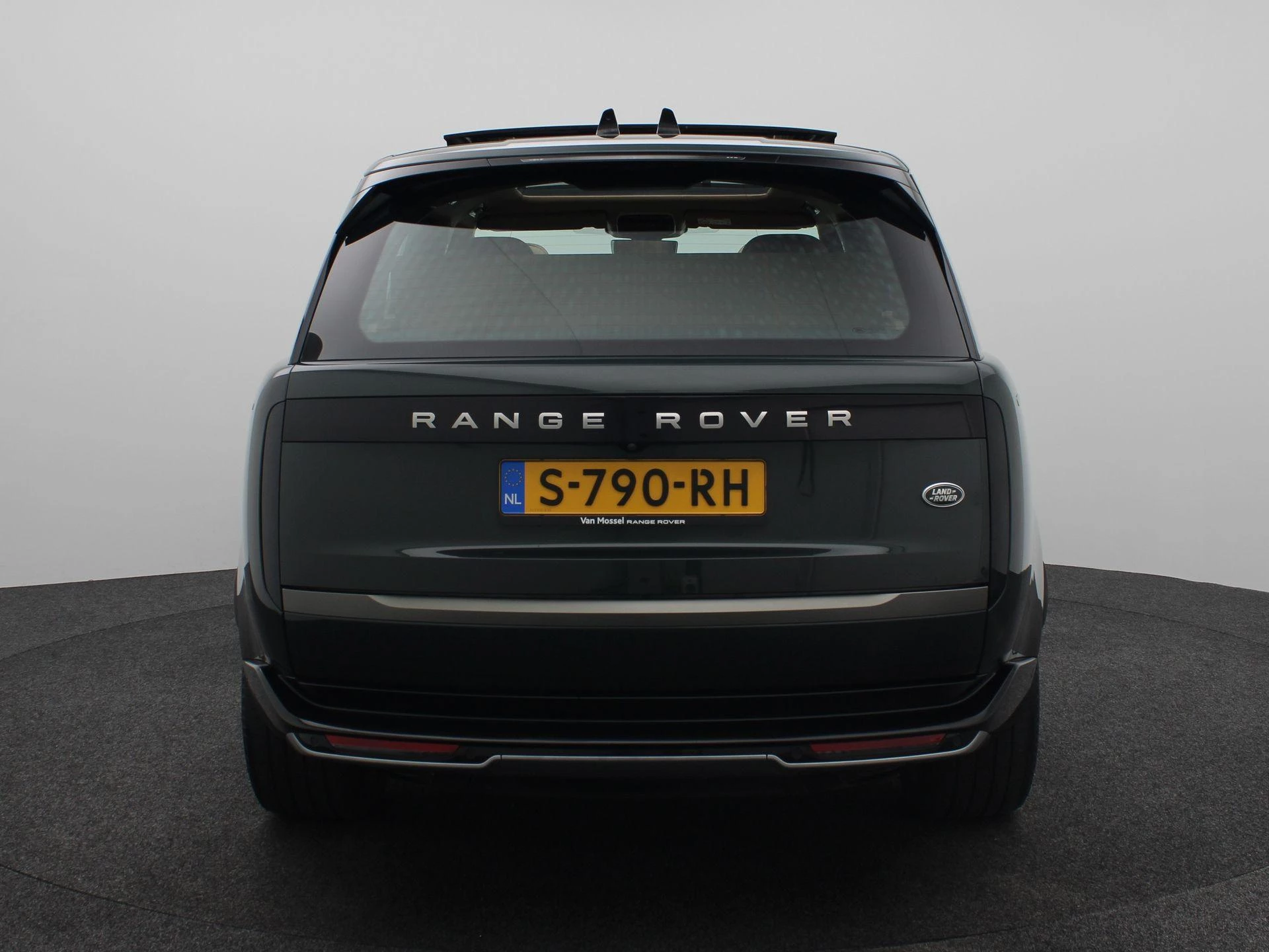 Land Rover-Range Rover-image-4